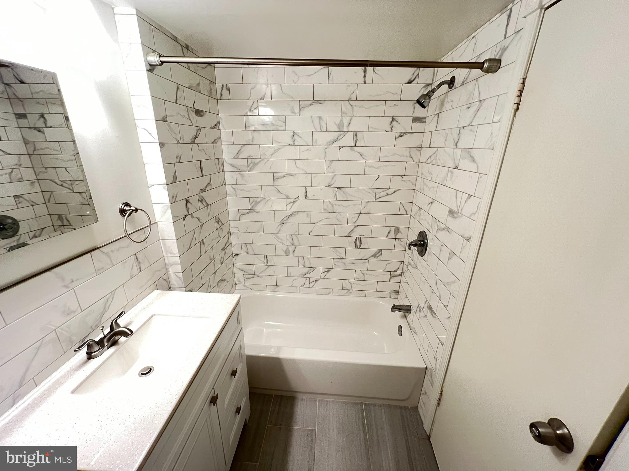 MONTPELIER VILLAGE - Residential Lease