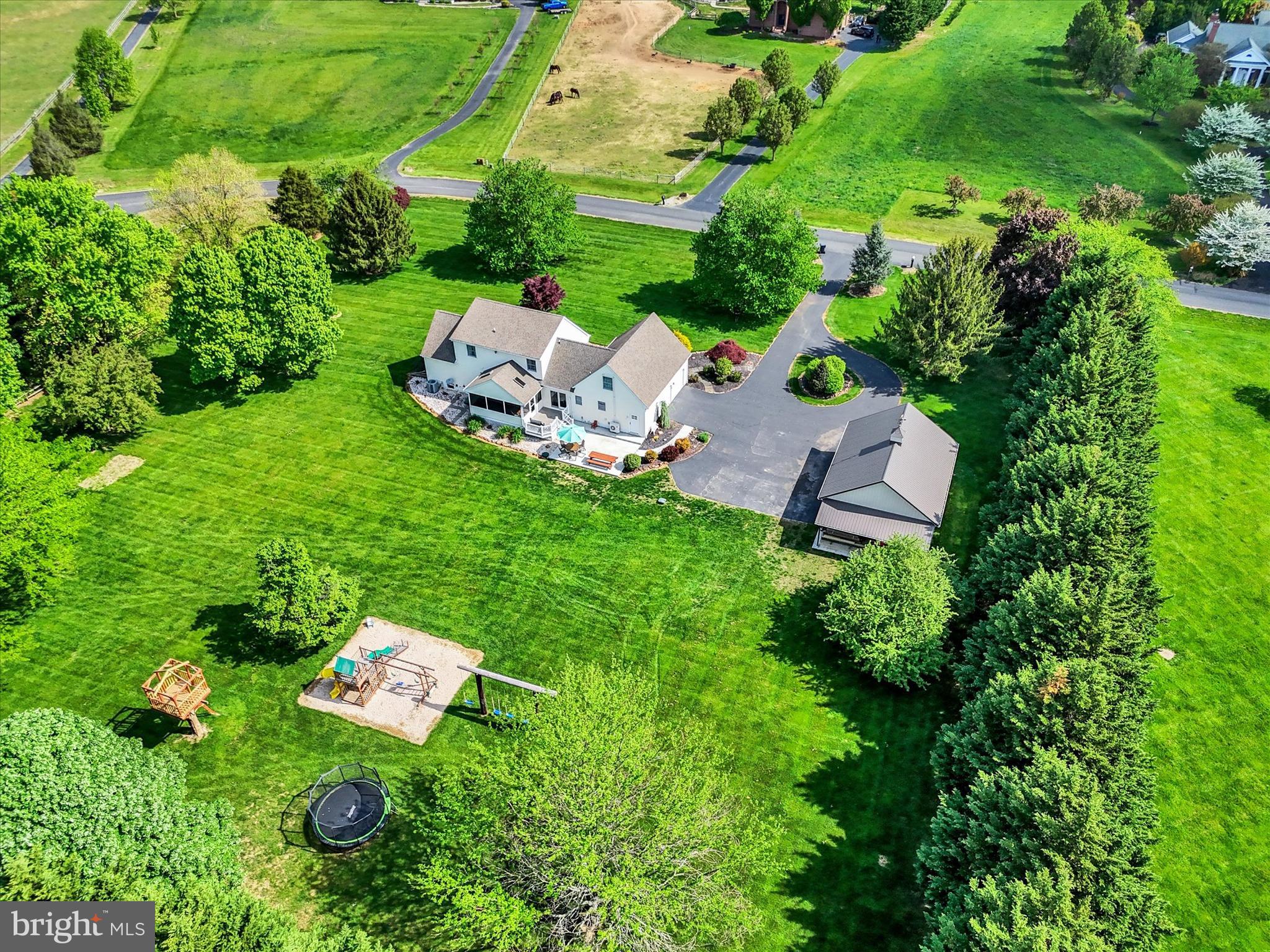 STRAWBERRY HILL - Residential