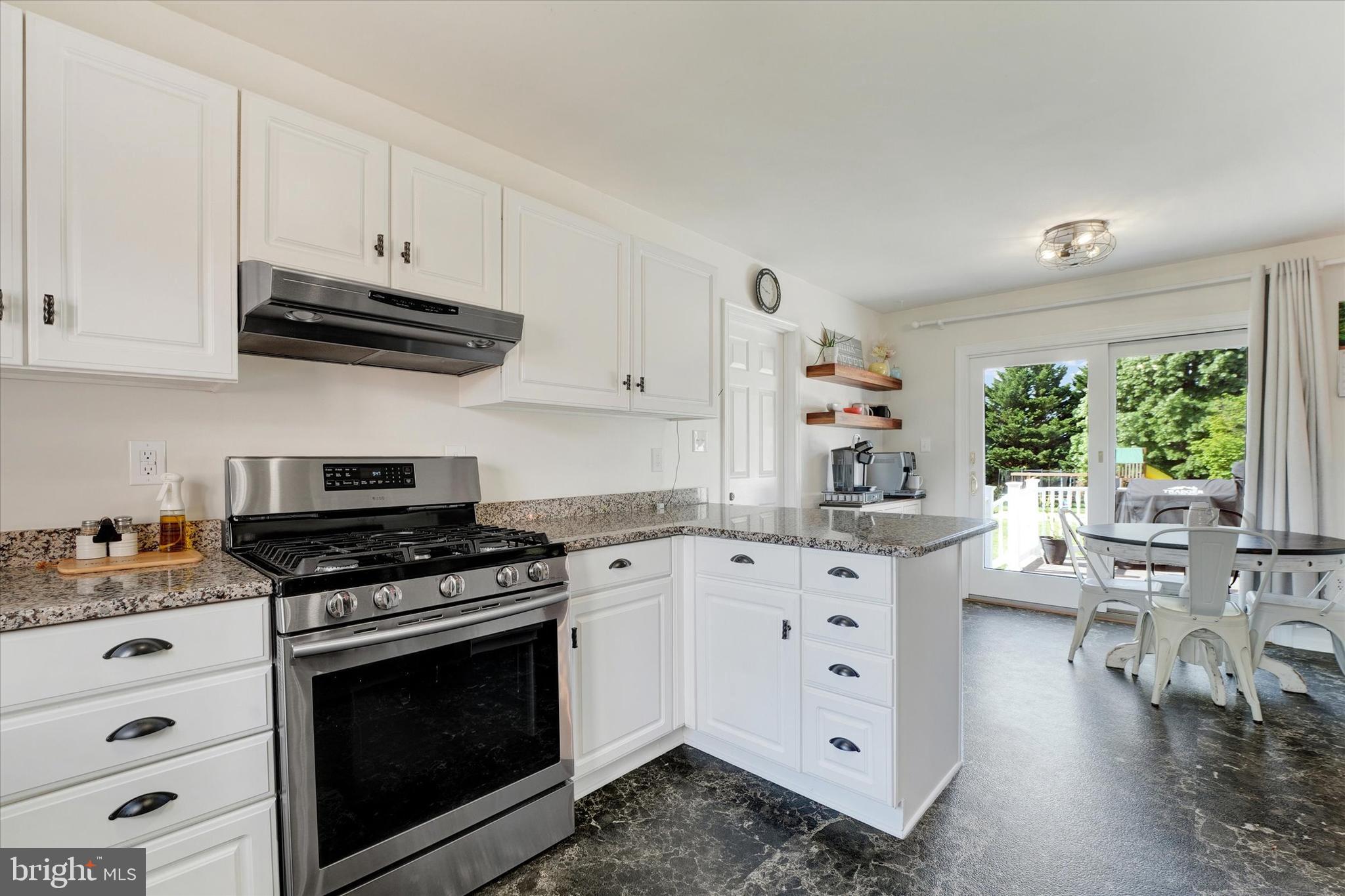 STRAWBERRY HILL - Residential