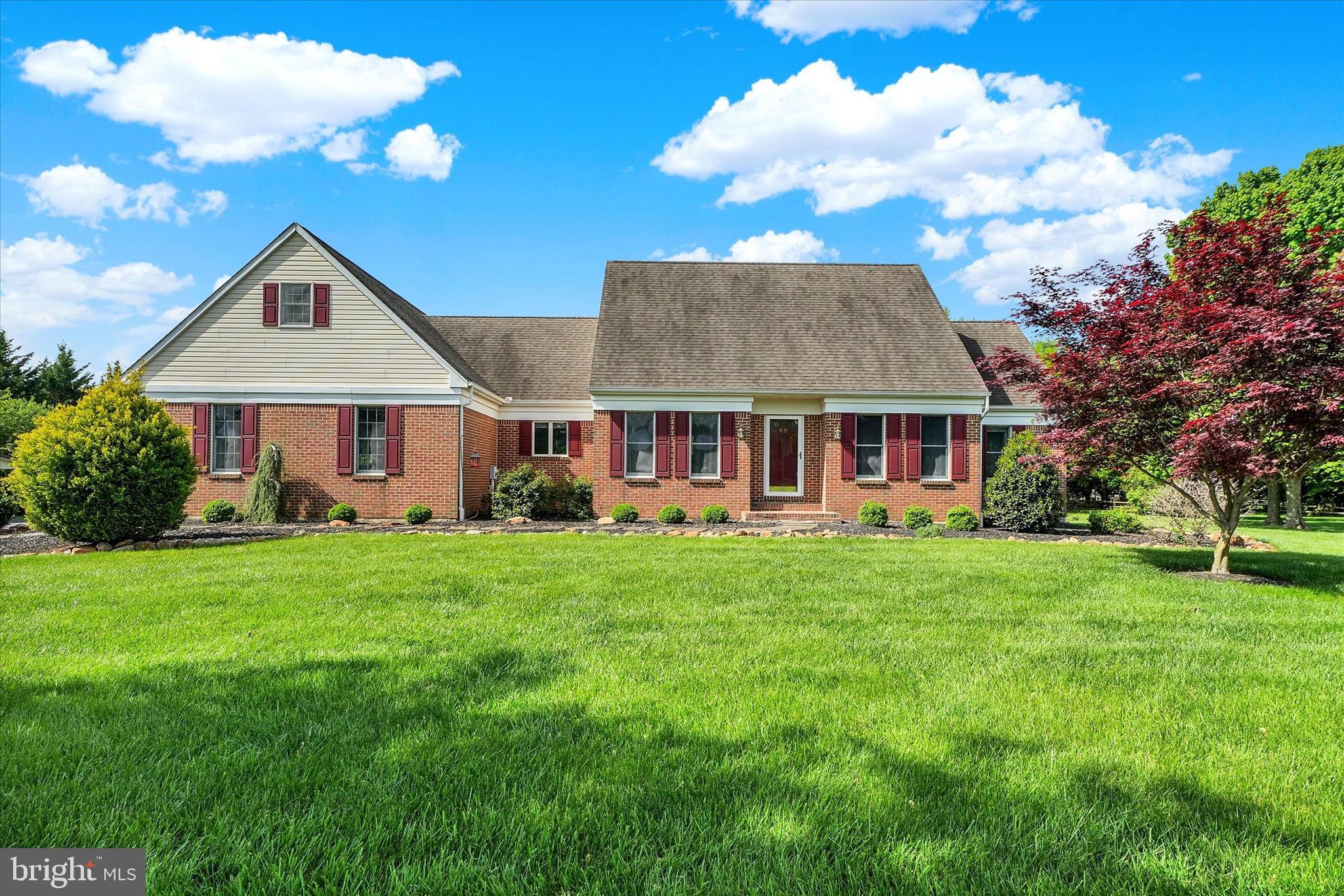 STRAWBERRY HILL - Residential