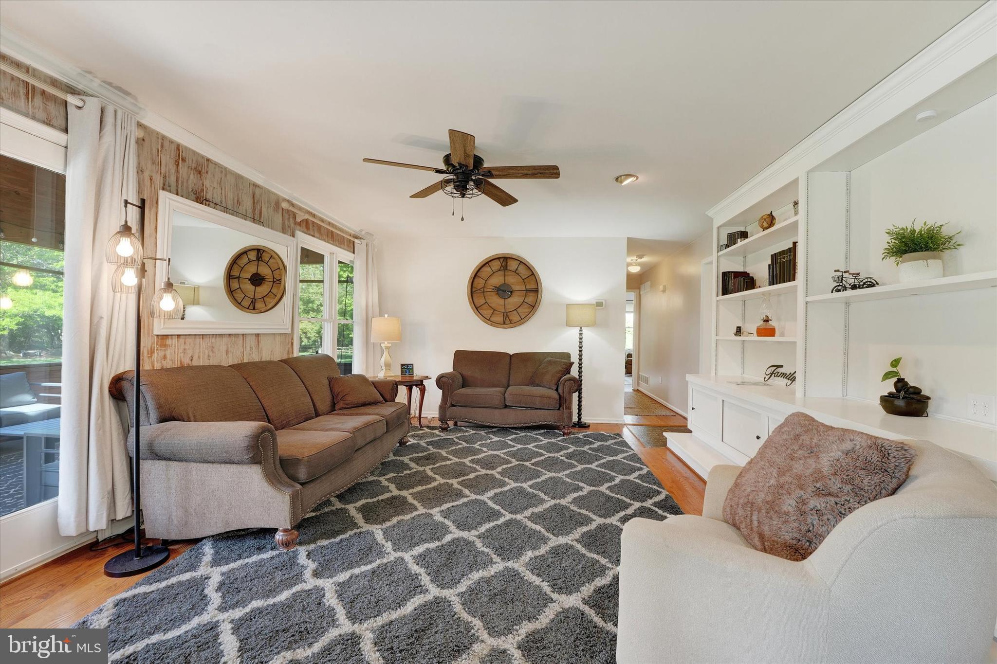 STRAWBERRY HILL - Residential