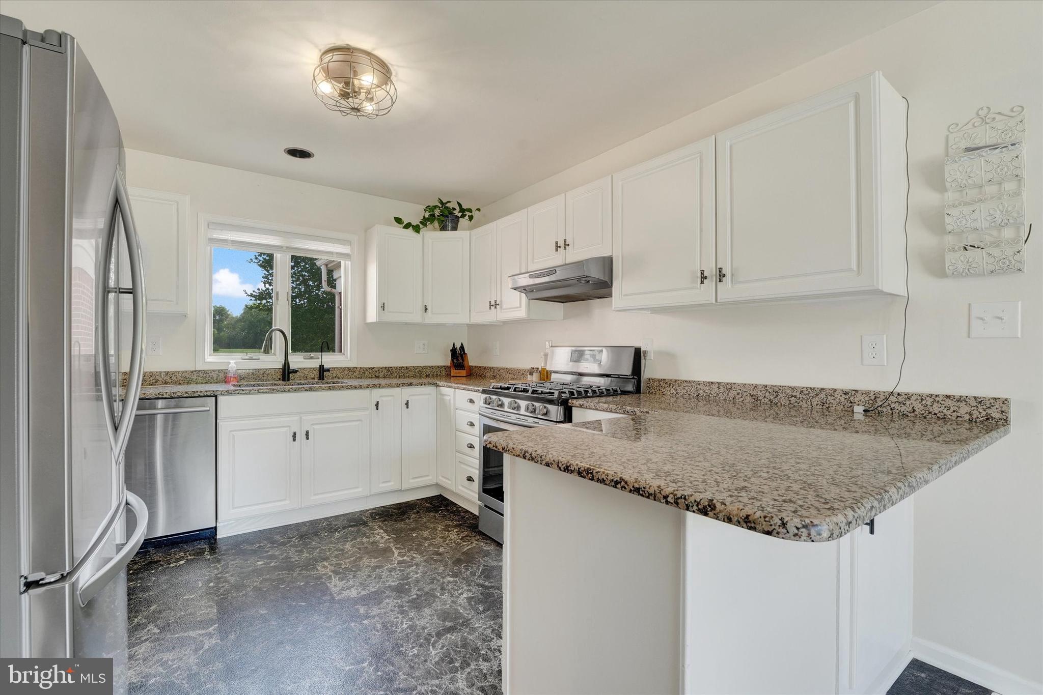 STRAWBERRY HILL - Residential