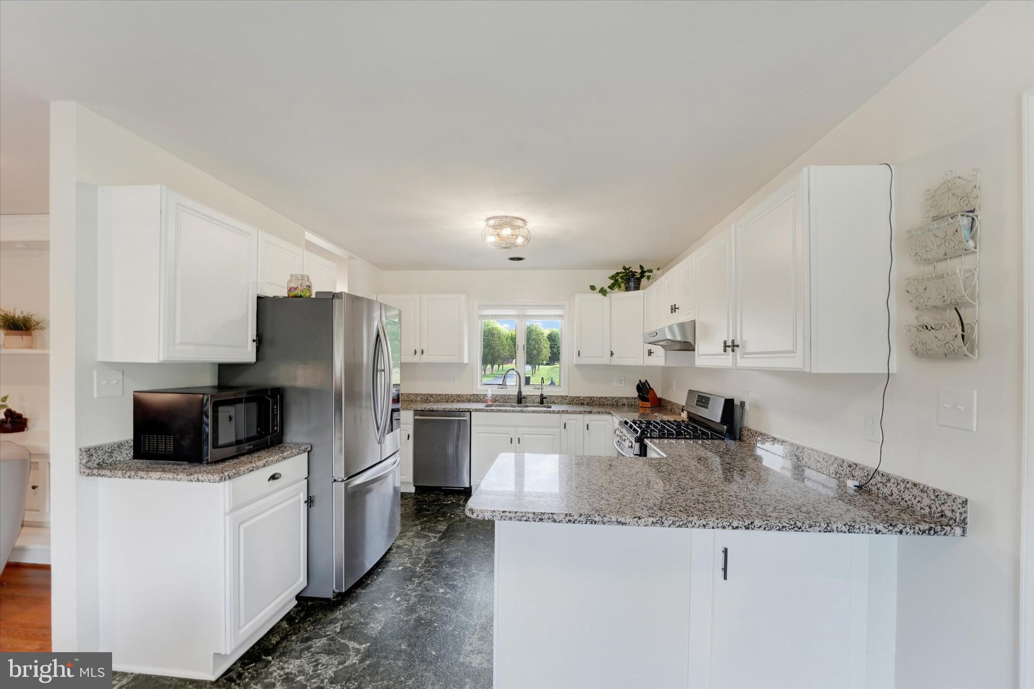 STRAWBERRY HILL - Residential