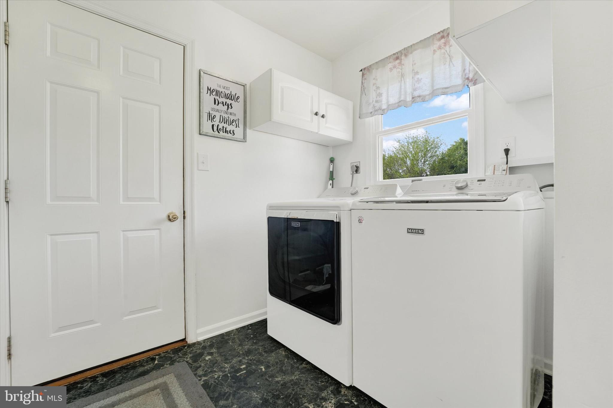 STRAWBERRY HILL - Residential