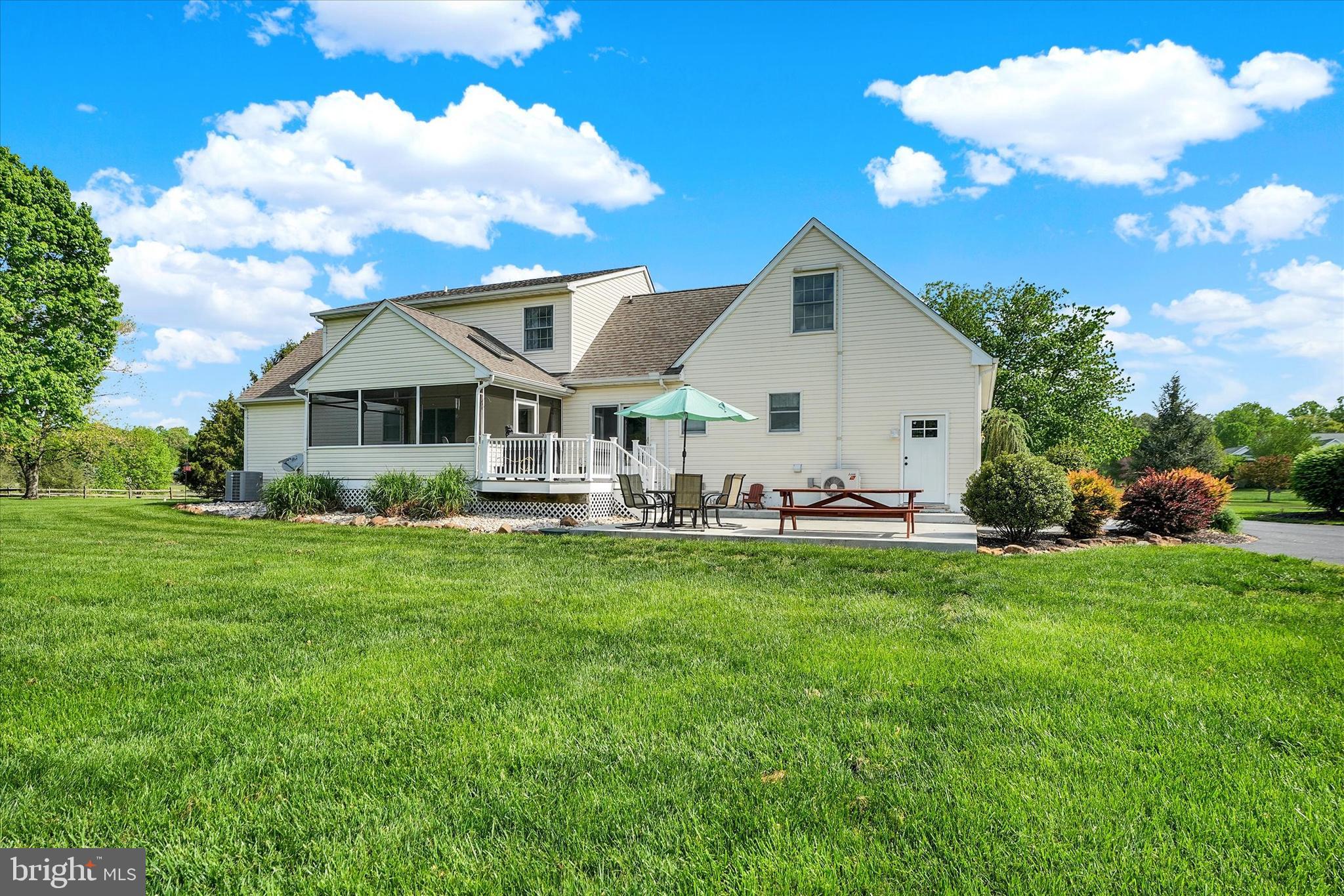 STRAWBERRY HILL - Residential