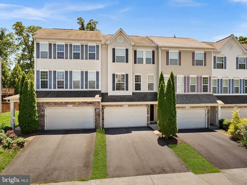 Townhouse For Sale - 42449 Patrick Wayne Square<br/> BROADLANDS, VA 20148