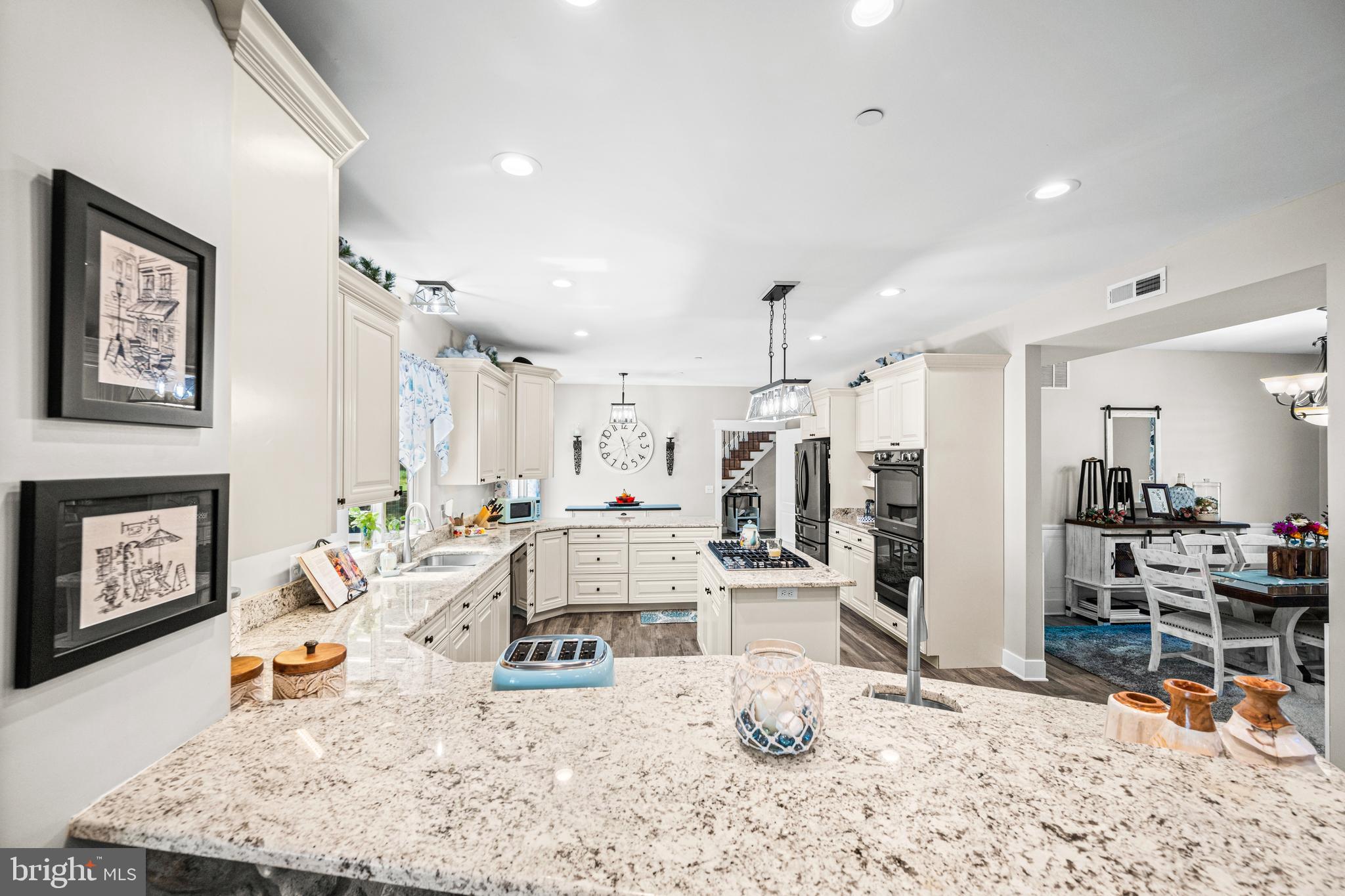 245 HARBOR LANE