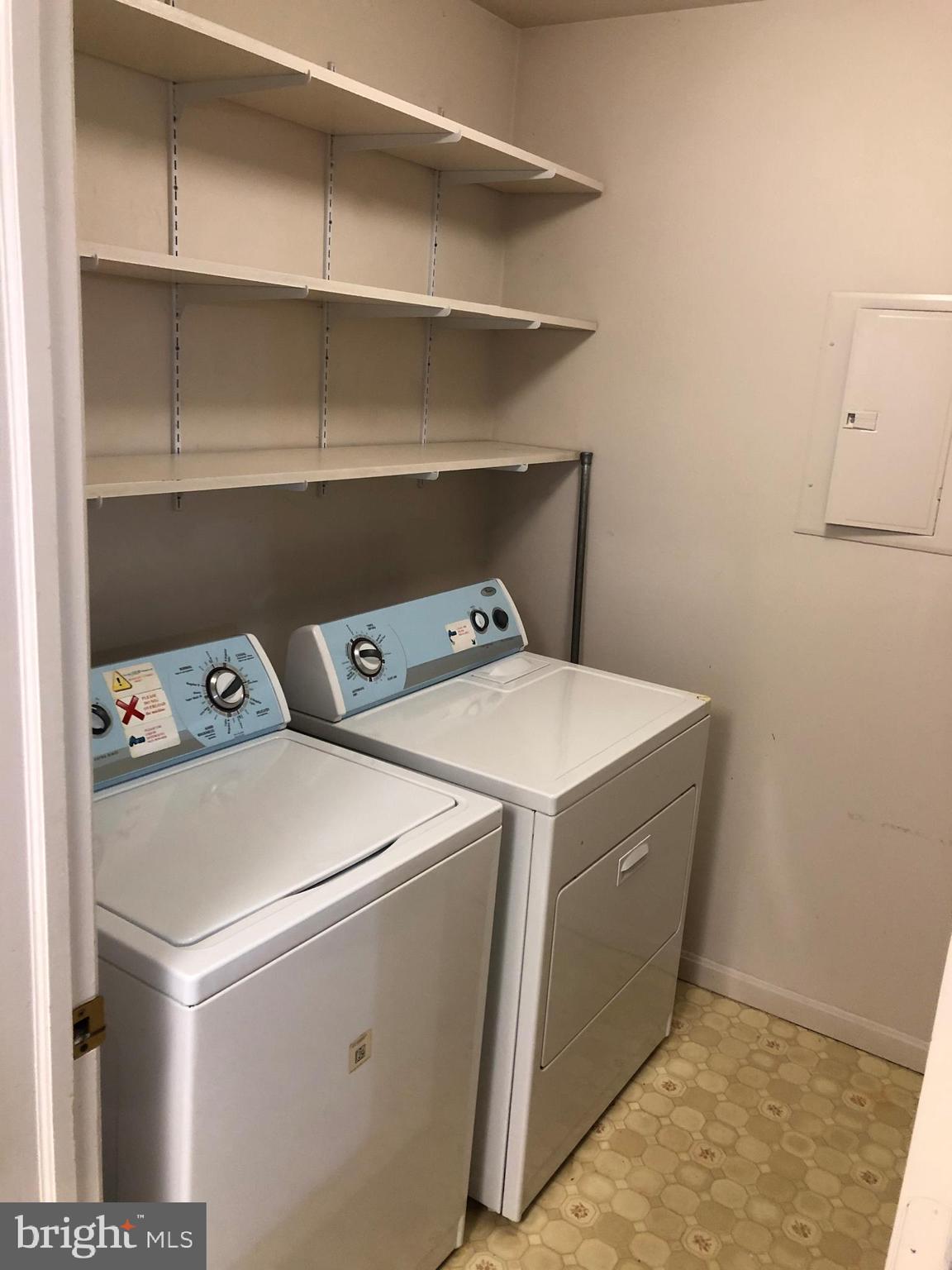 SEVEN OAKS - Residential