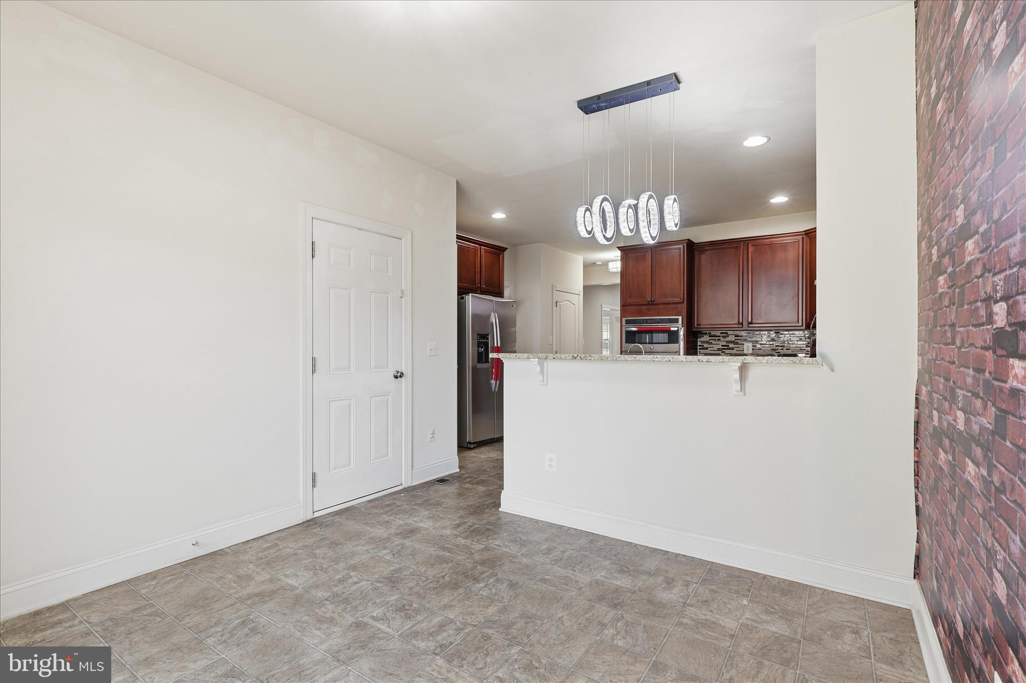 LOUDOUN VALLEY ESTATES 2 - Residential Lease