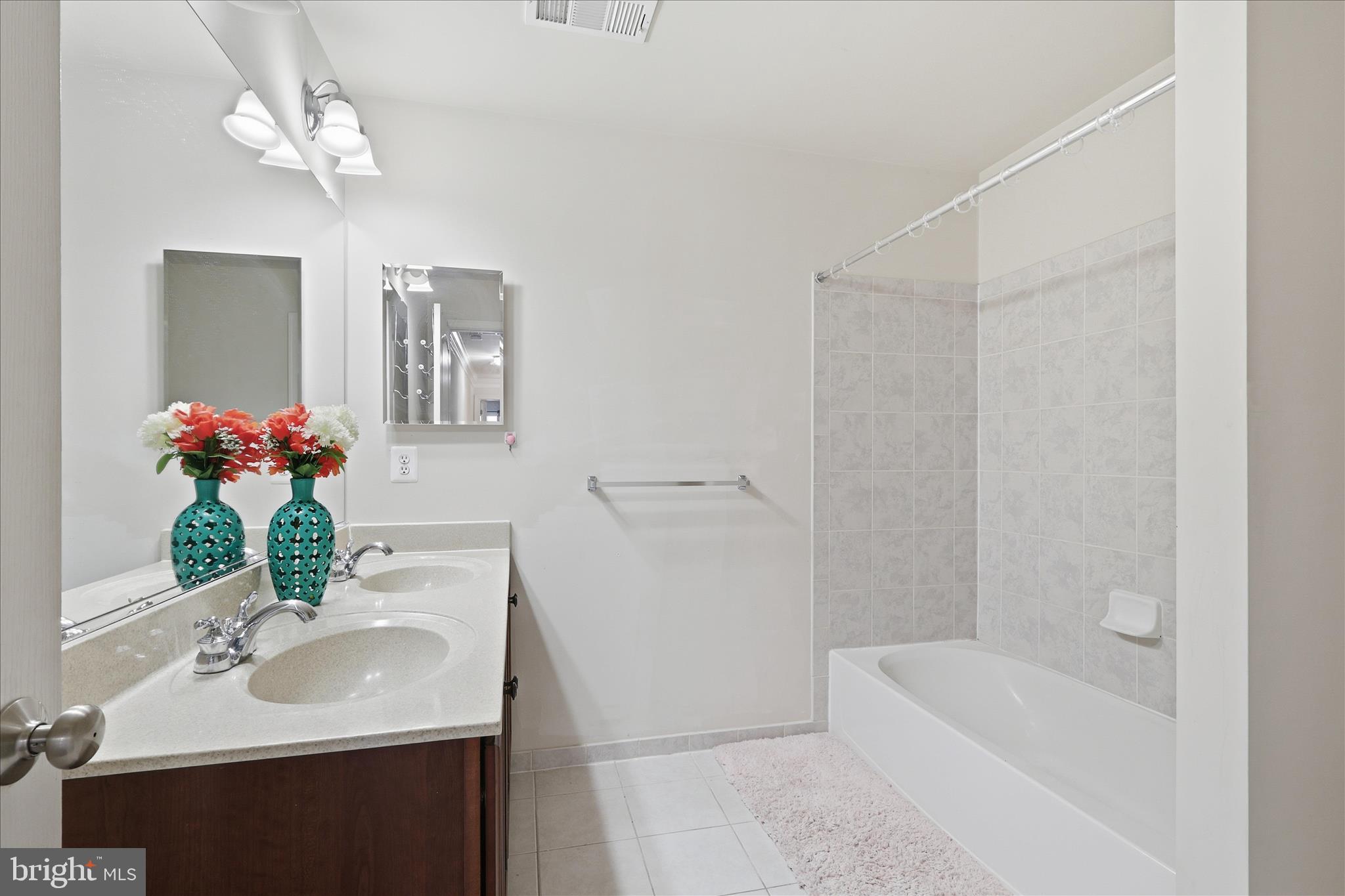 LOUDOUN VALLEY ESTATES 2 - Residential Lease