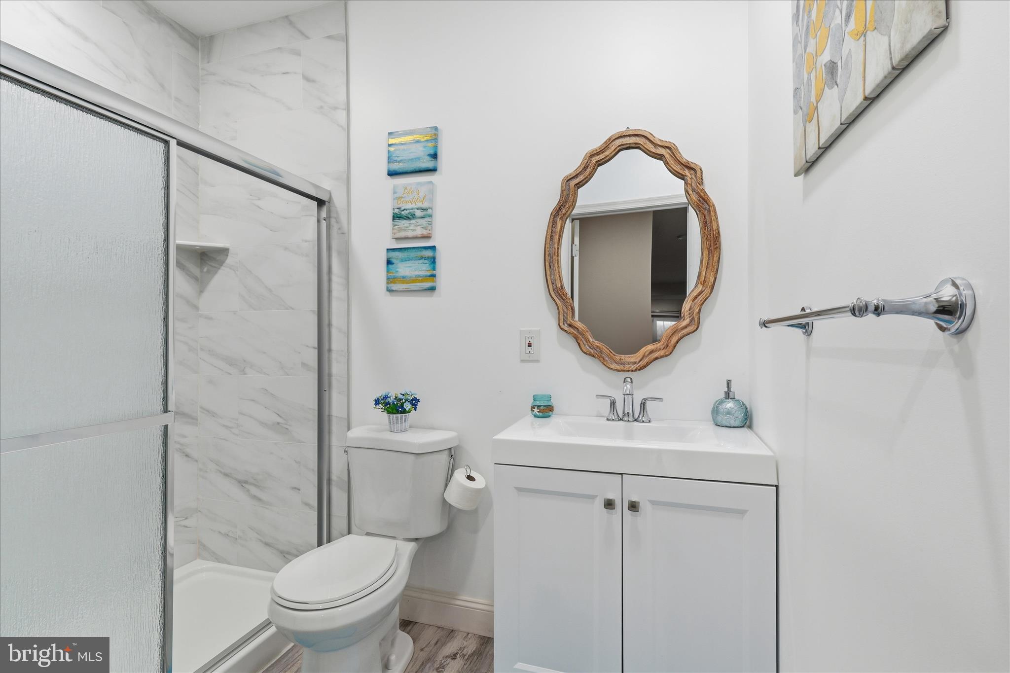 LOUDOUN VALLEY ESTATES 2 - Residential Lease