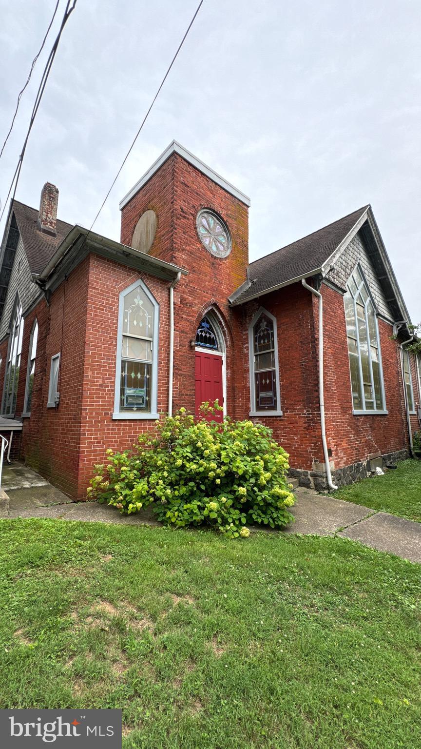 203 HIGHLAND AVENUE