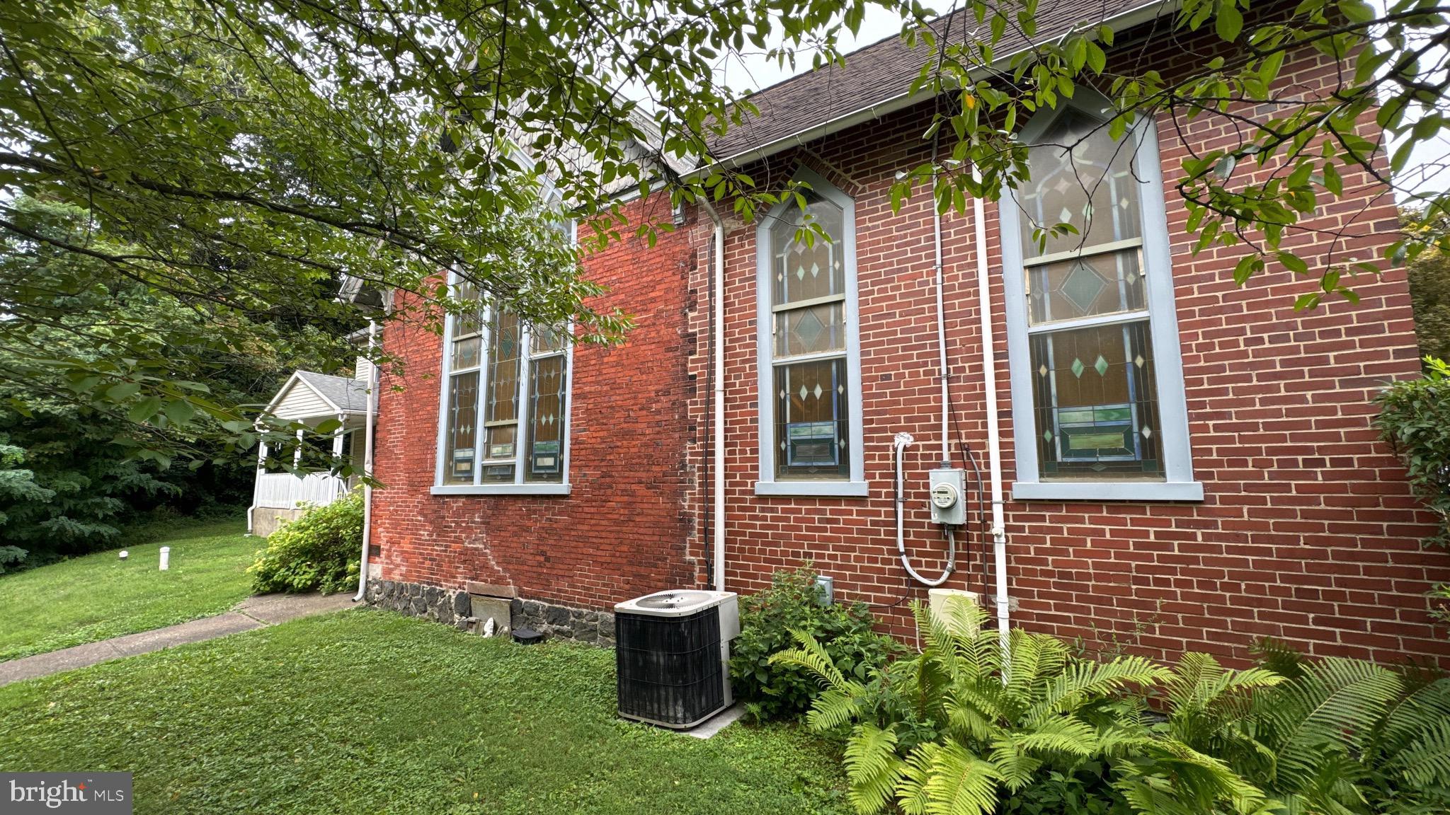 203 HIGHLAND AVENUE
