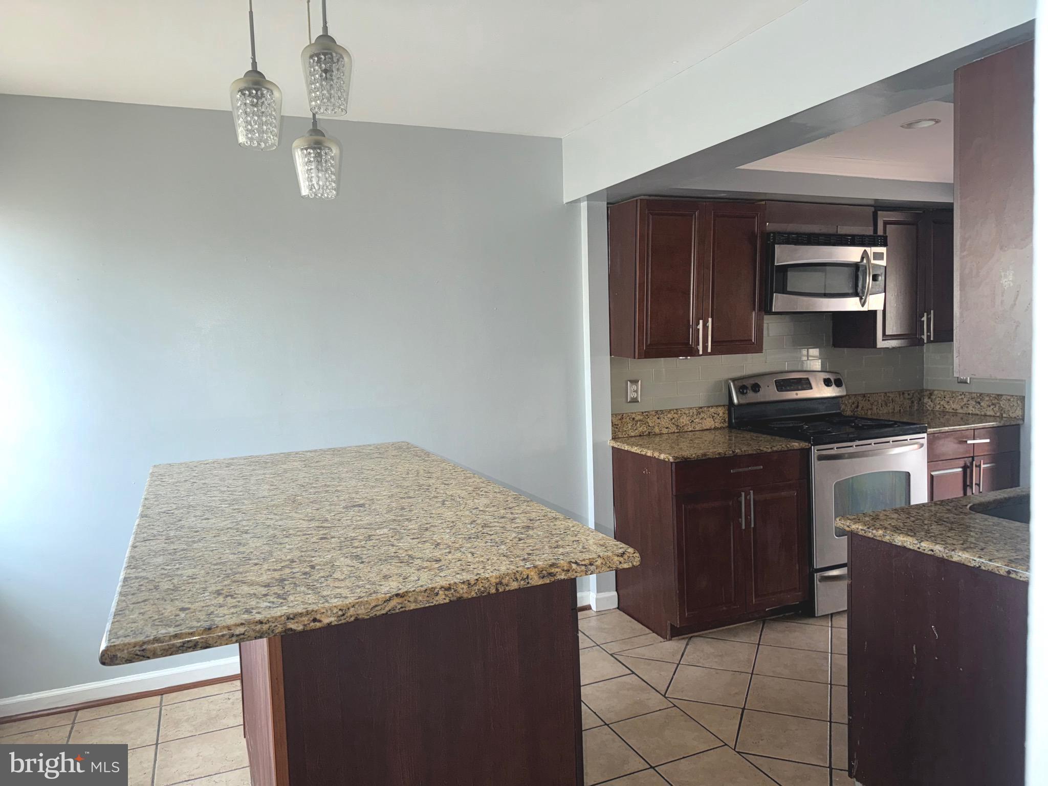 PRINCE PL AT NORTHAMPTOM - Residential Lease