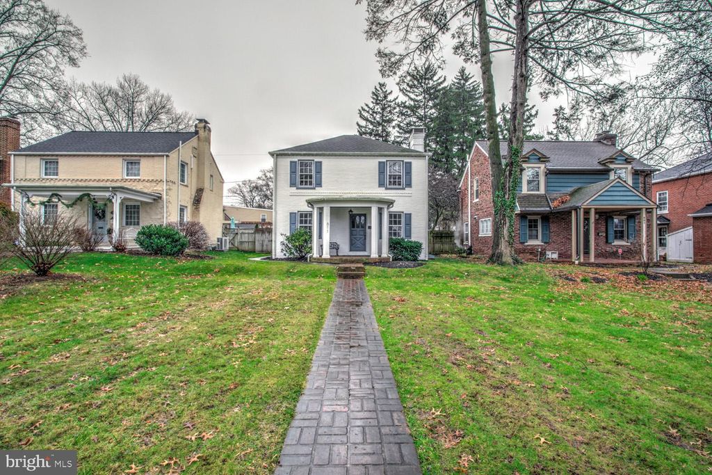 Photo of 811 N President Avenue, Lancaster, PA 17603 (MLS # PALA2045134)