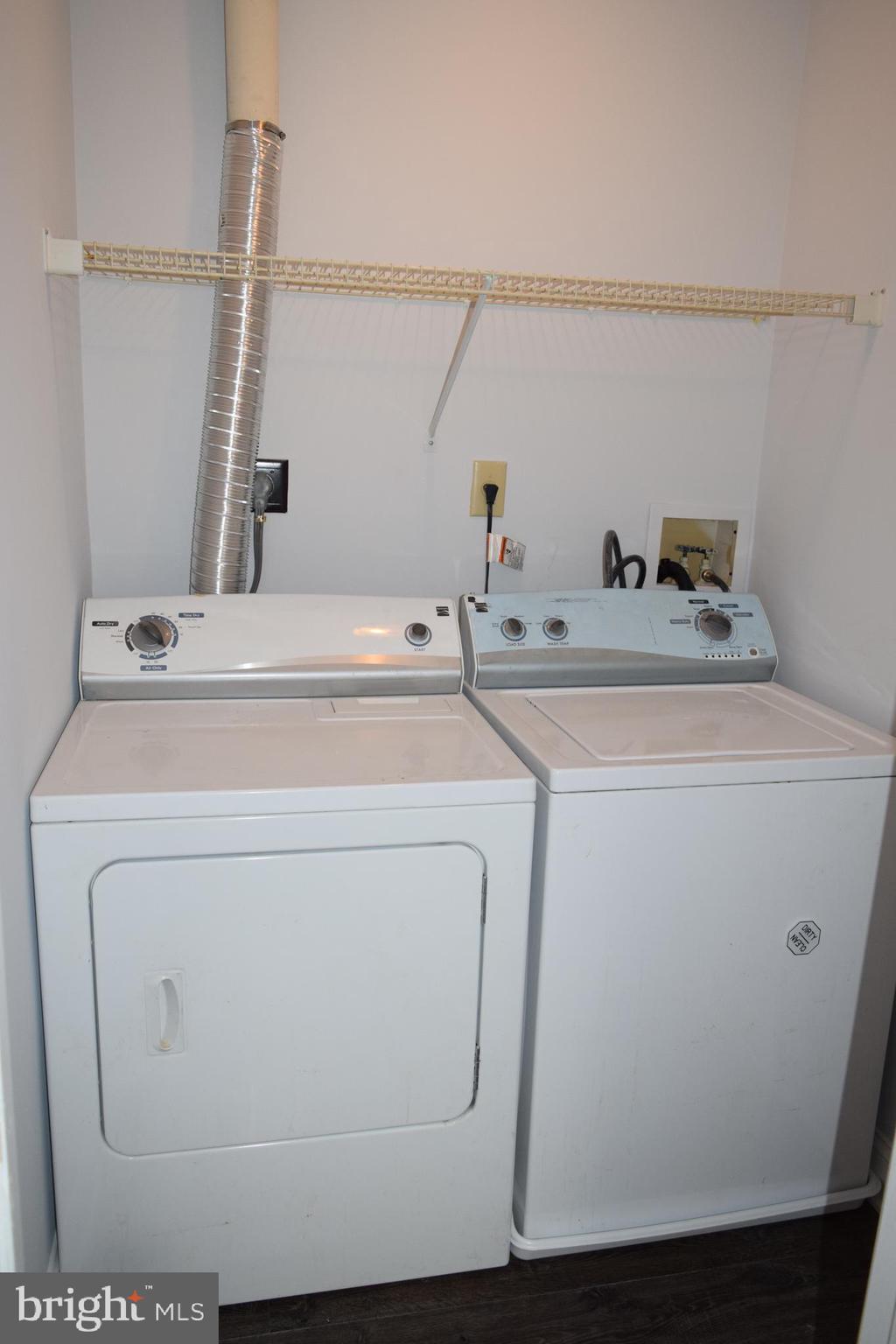 LAKE POINTE AT TOWN CENTER - Residential