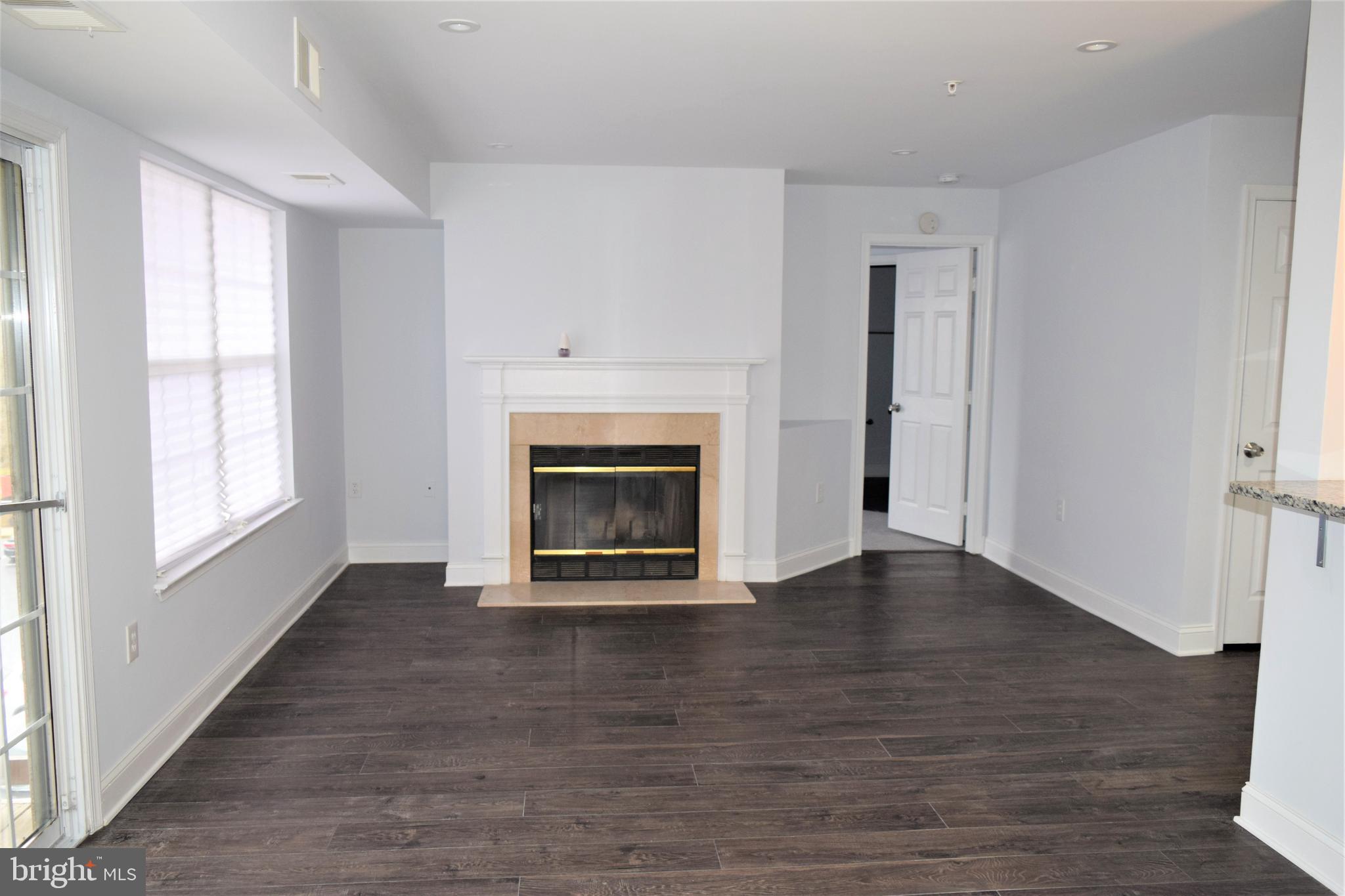 LAKE POINTE AT TOWN CENTER - Residential