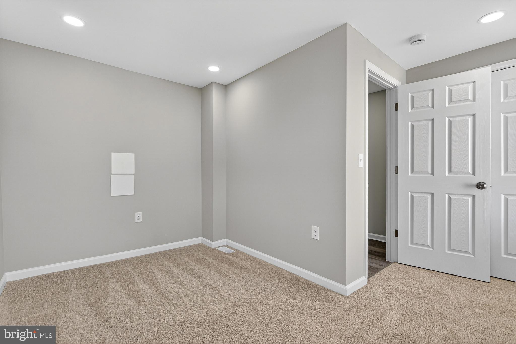 SANDTOWN-WINCHESTER - Residential