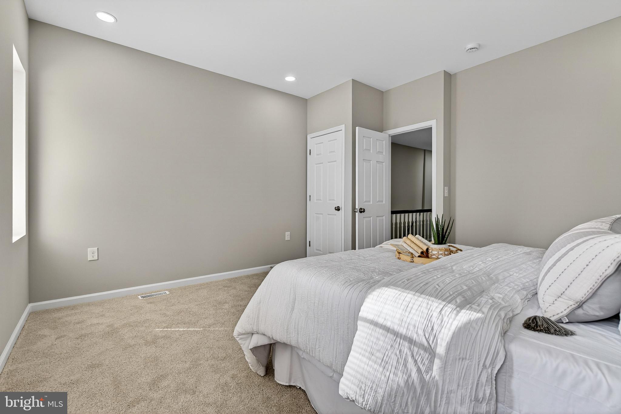 SANDTOWN-WINCHESTER - Residential