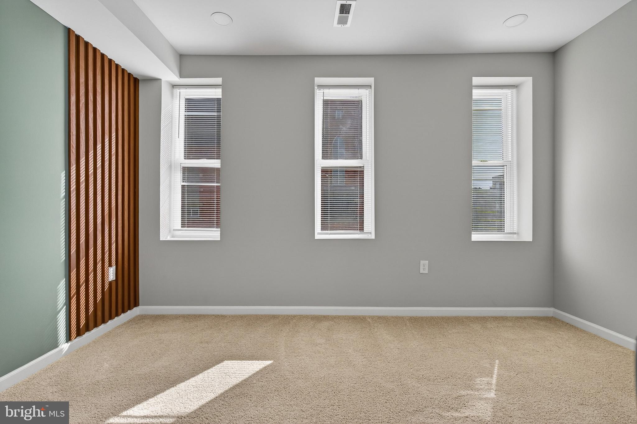 SANDTOWN-WINCHESTER - Residential