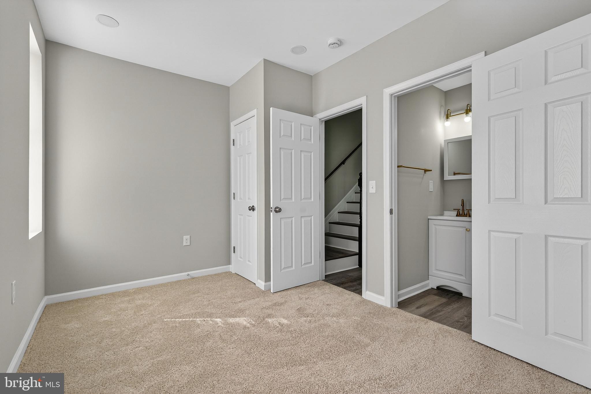 SANDTOWN-WINCHESTER - Residential