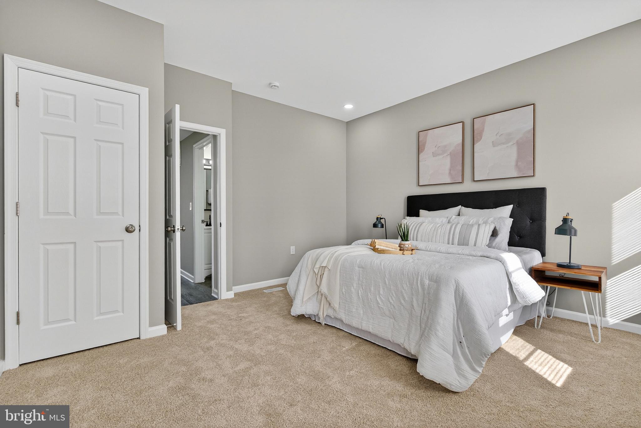 SANDTOWN-WINCHESTER - Residential