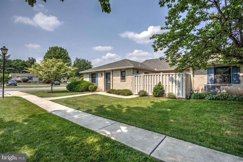 Photo of 137 VALLEYBROOK DR, LANCASTER, PA 17601 (MLS # PALA2035316)