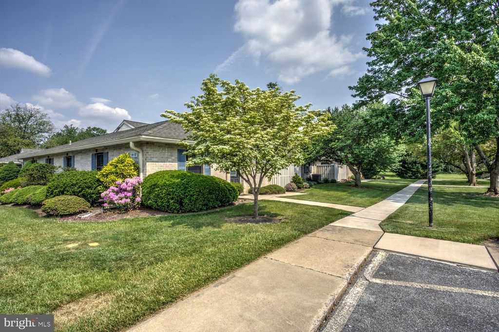 Photo of 137 VALLEYBROOK DR, LANCASTER, PA 17601 (MLS # PALA2035316)