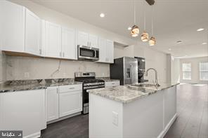 BARCLAY - Residential Lease
