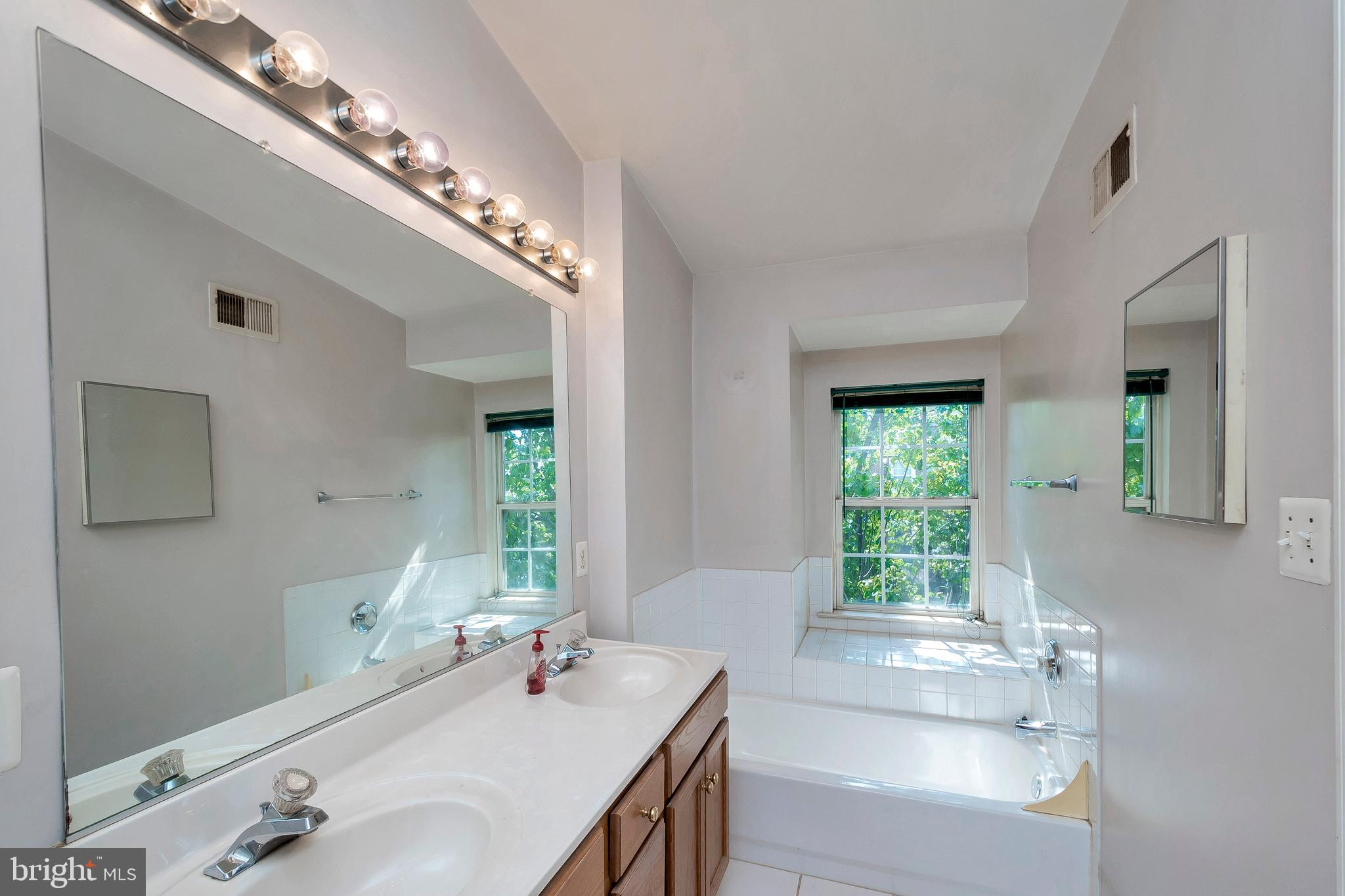 GUNSTON CORNER - Residential