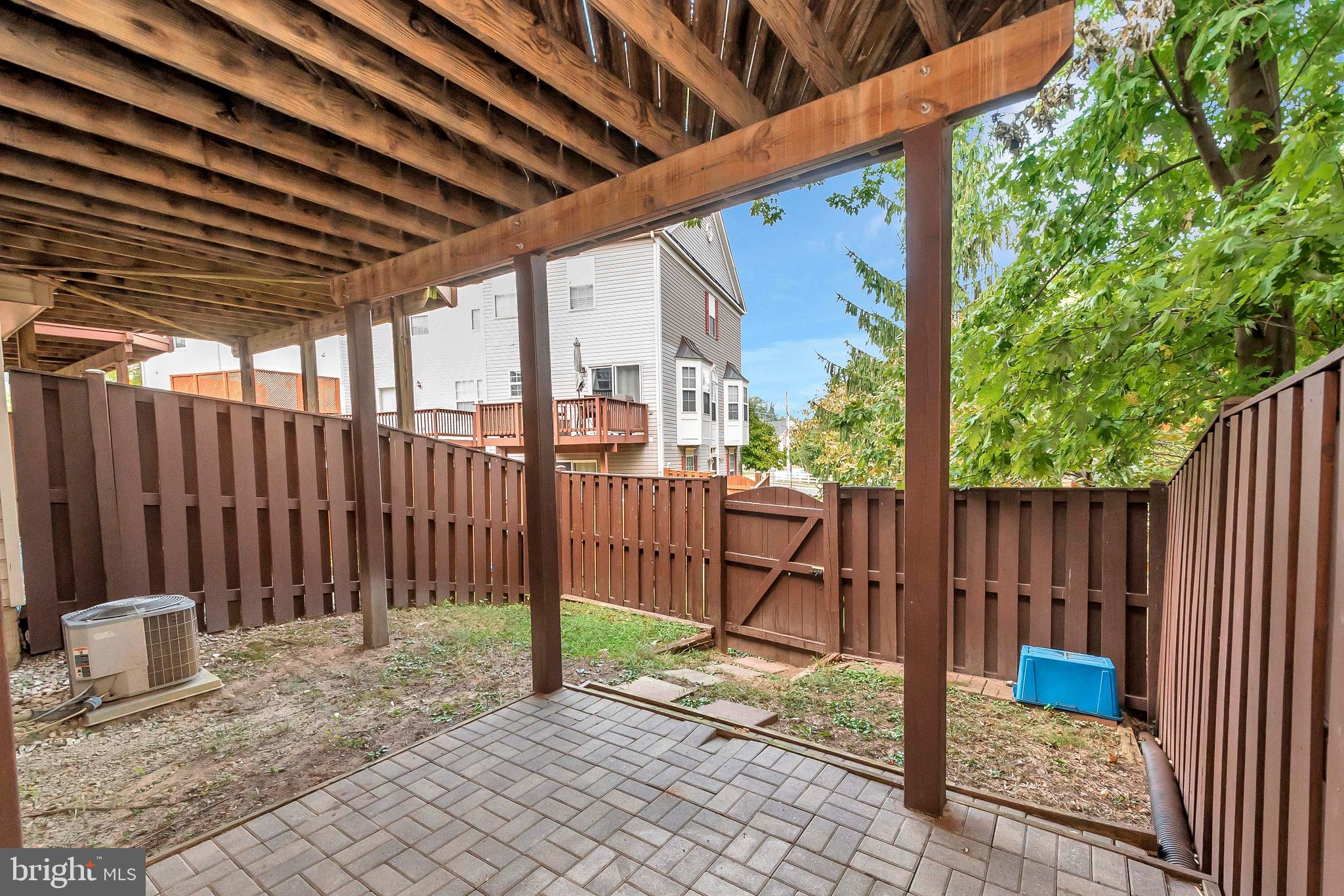 GUNSTON CORNER - Residential