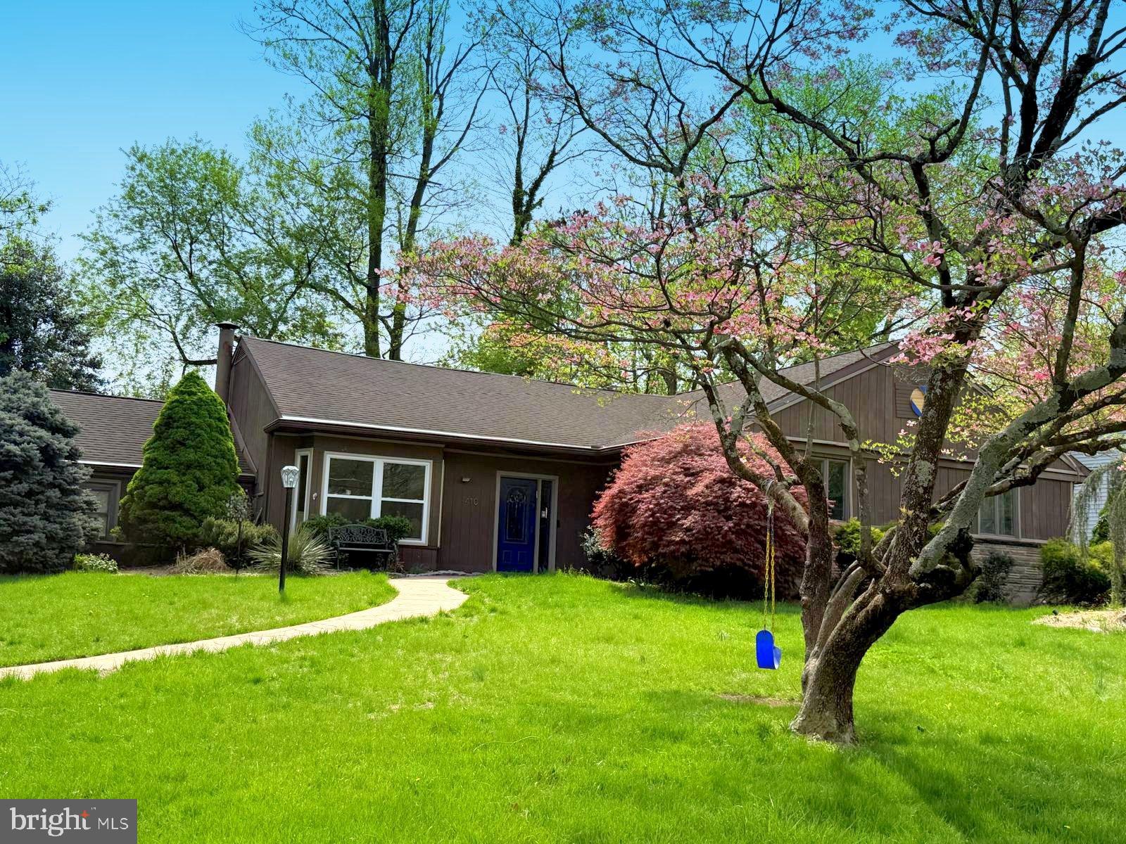 410 NARRAGANSETT DRIVE