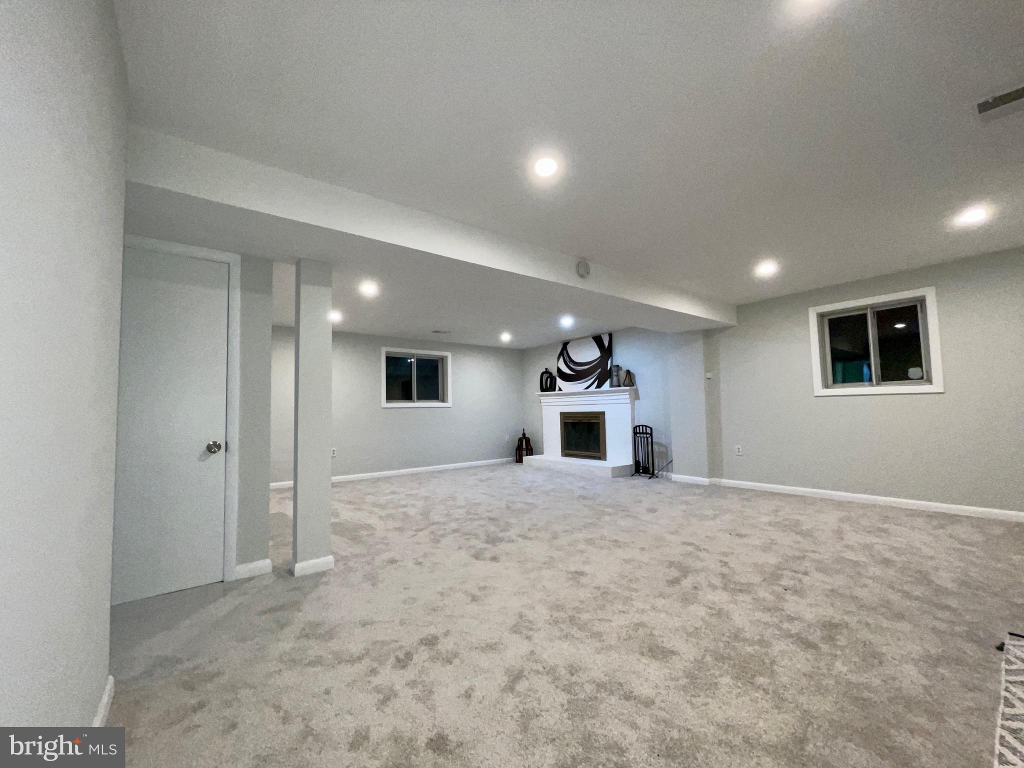 FORT WASHINGTON - Residential Lease