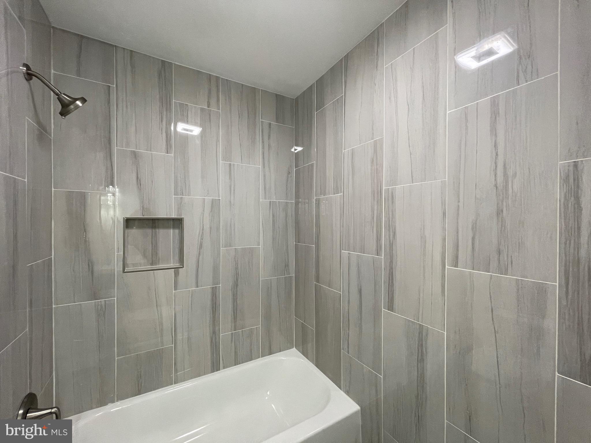 FORT WASHINGTON - Residential Lease