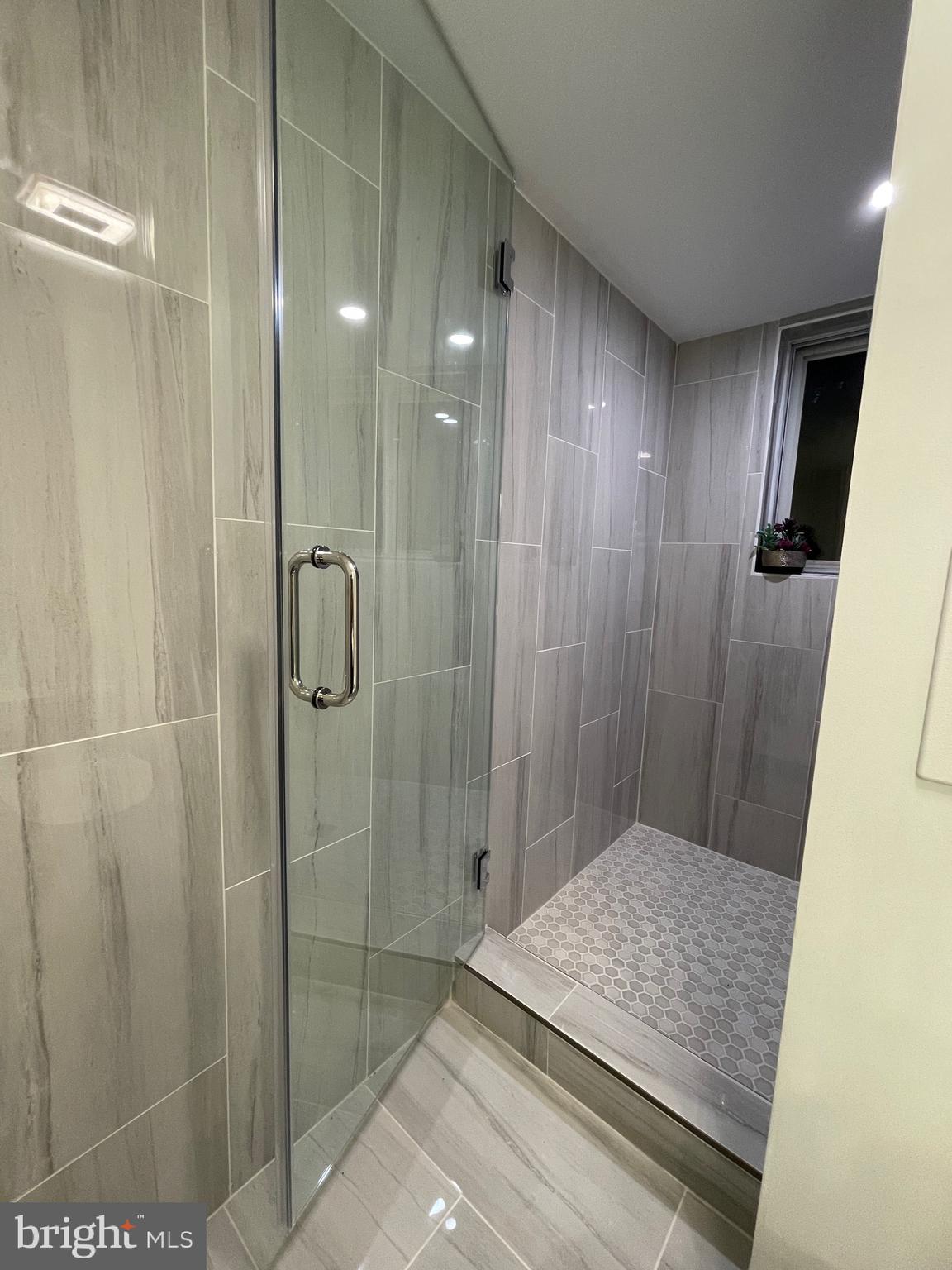 FORT WASHINGTON - Residential Lease