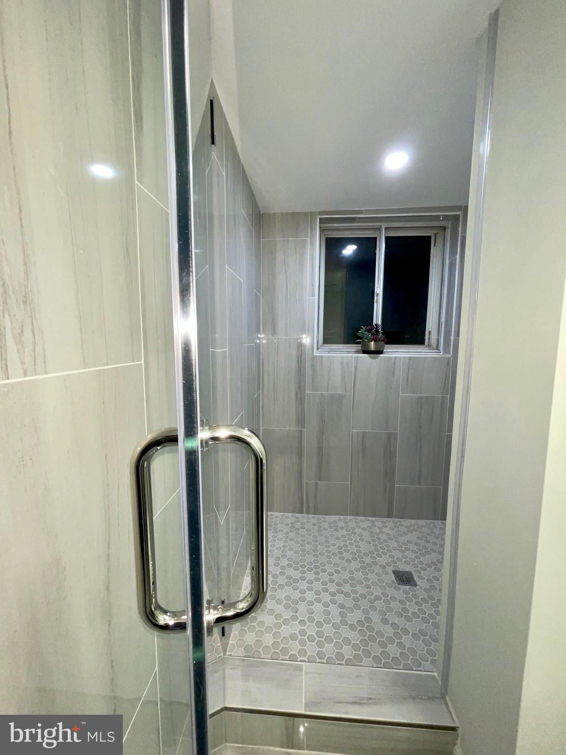 FORT WASHINGTON - Residential Lease