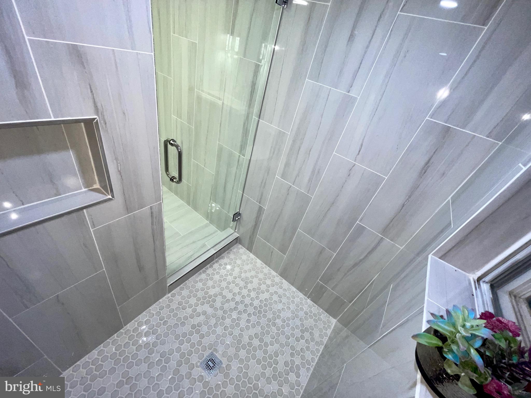 FORT WASHINGTON - Residential Lease