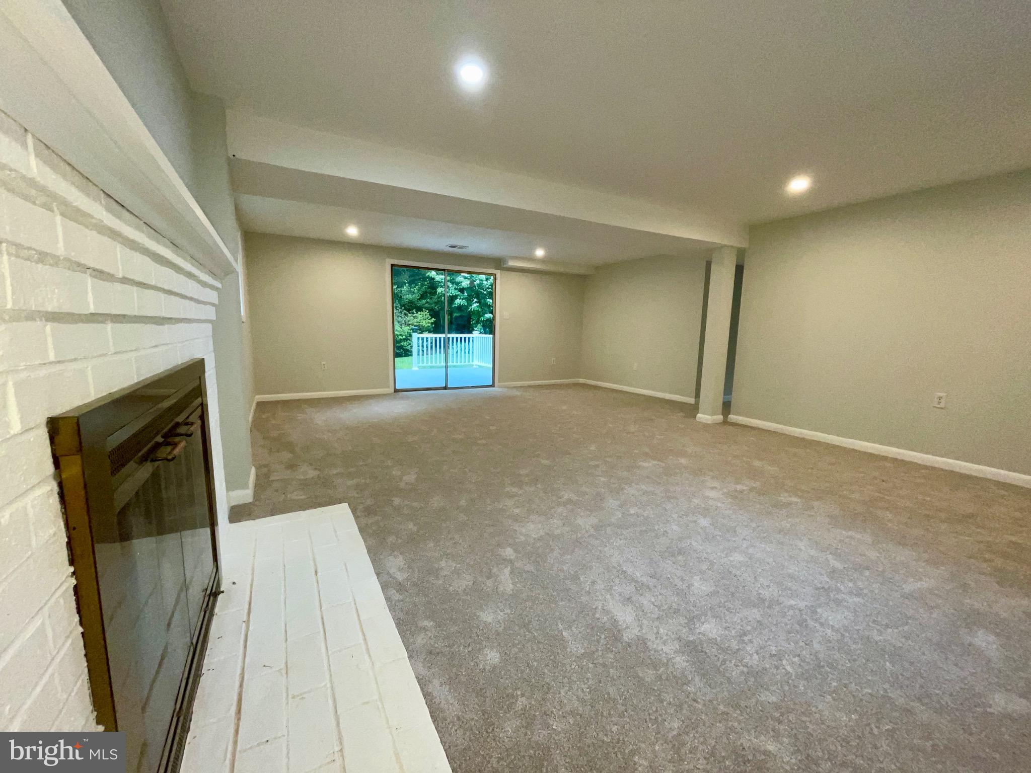 FORT WASHINGTON - Residential Lease