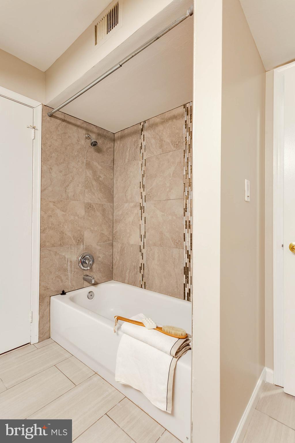 WINDGATE III - Residential