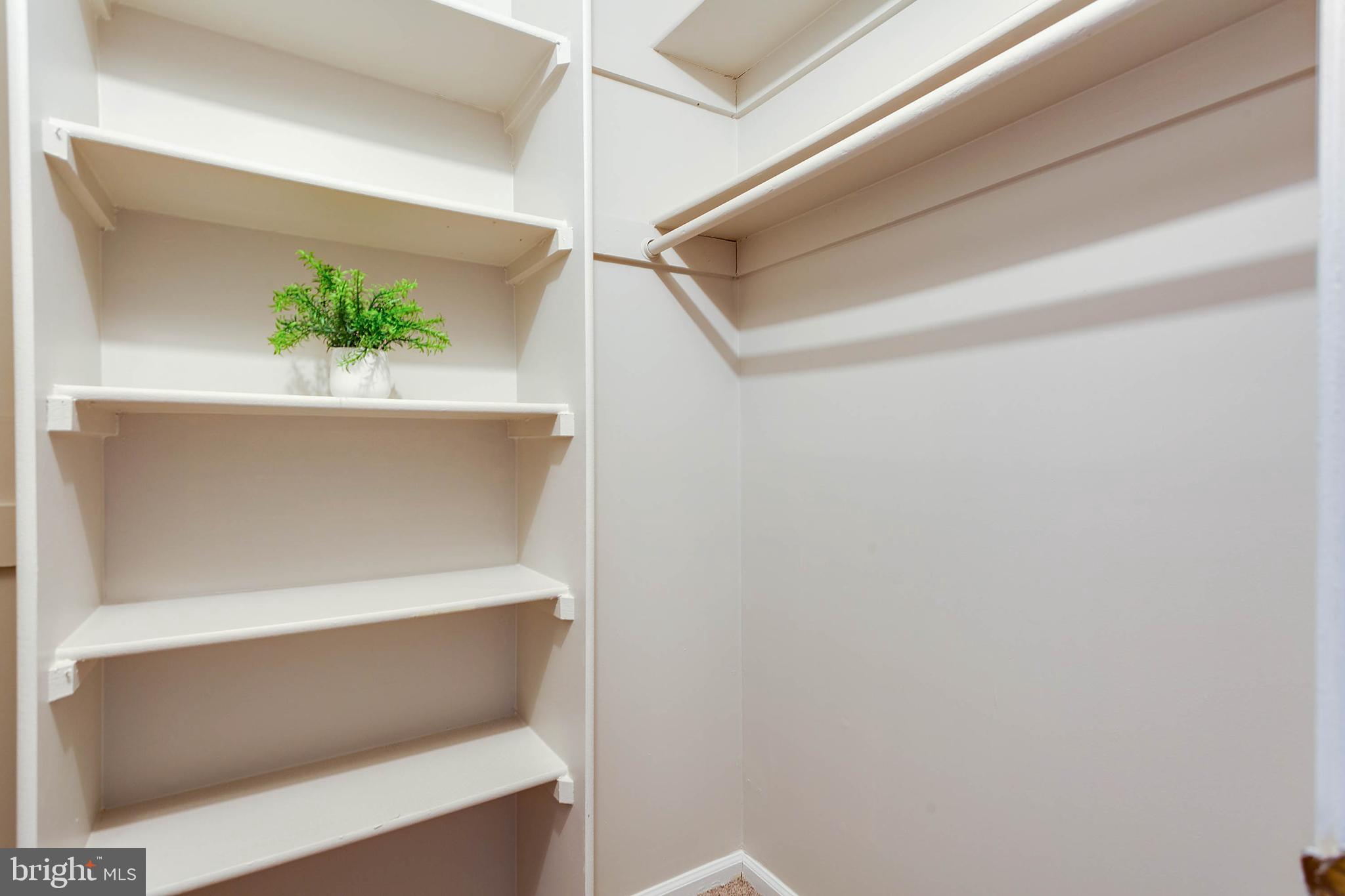 WINDGATE III - Residential