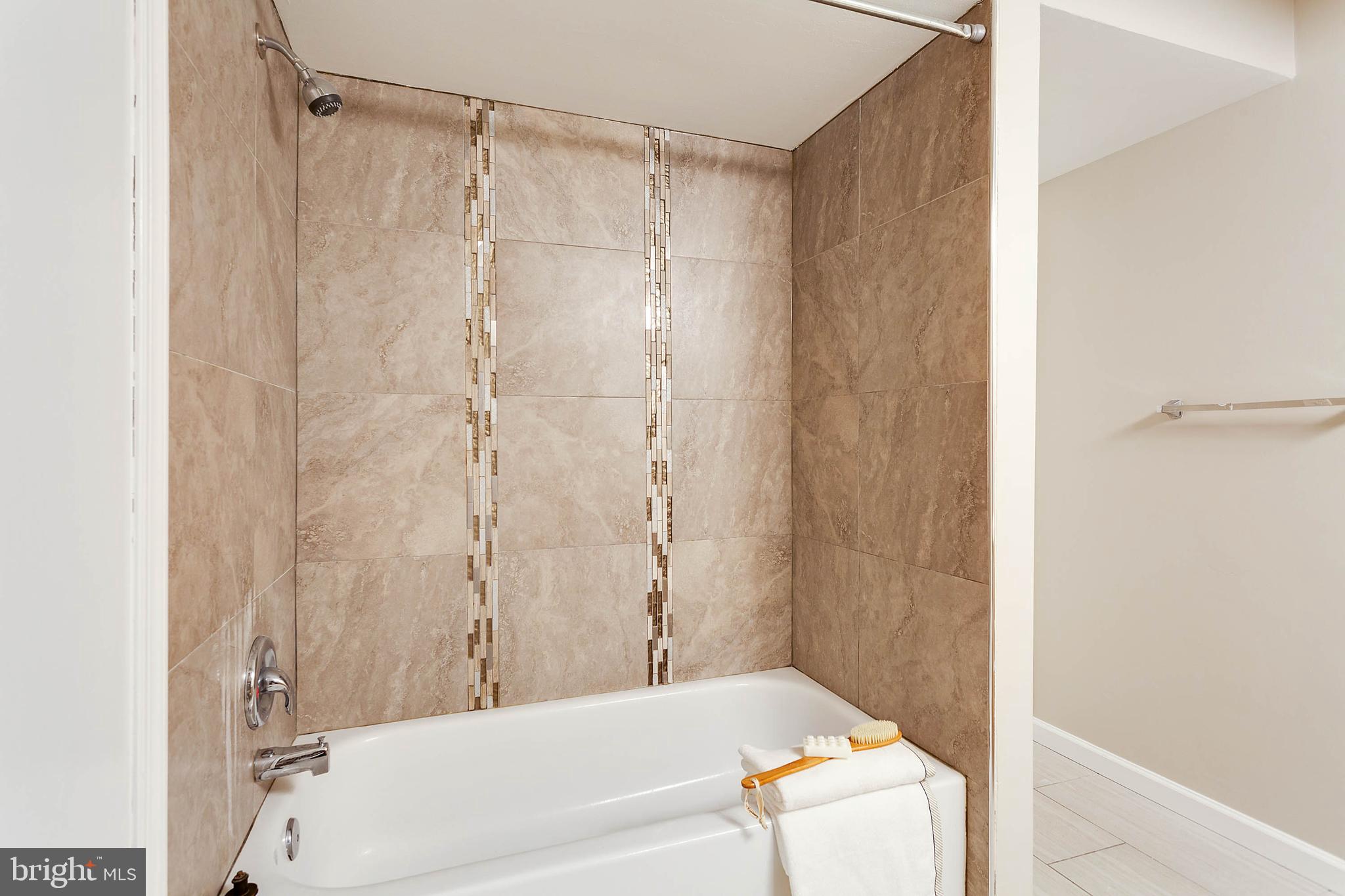 WINDGATE III - Residential