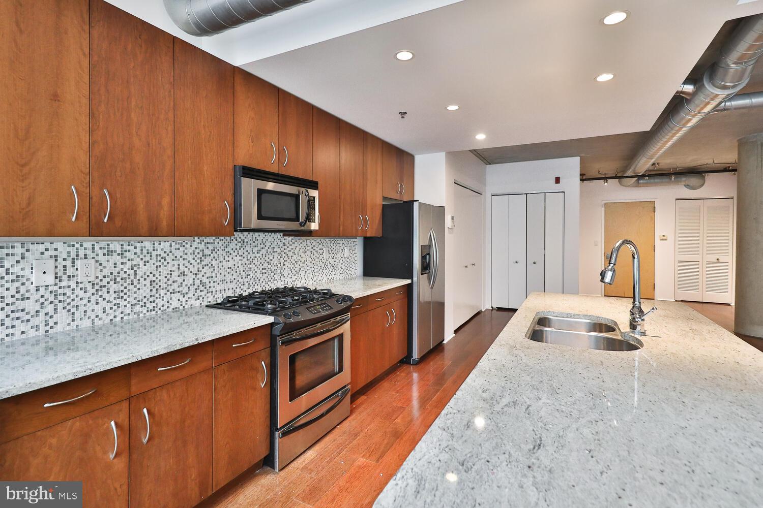 AVENUE OF THE ARTS - Residential Lease