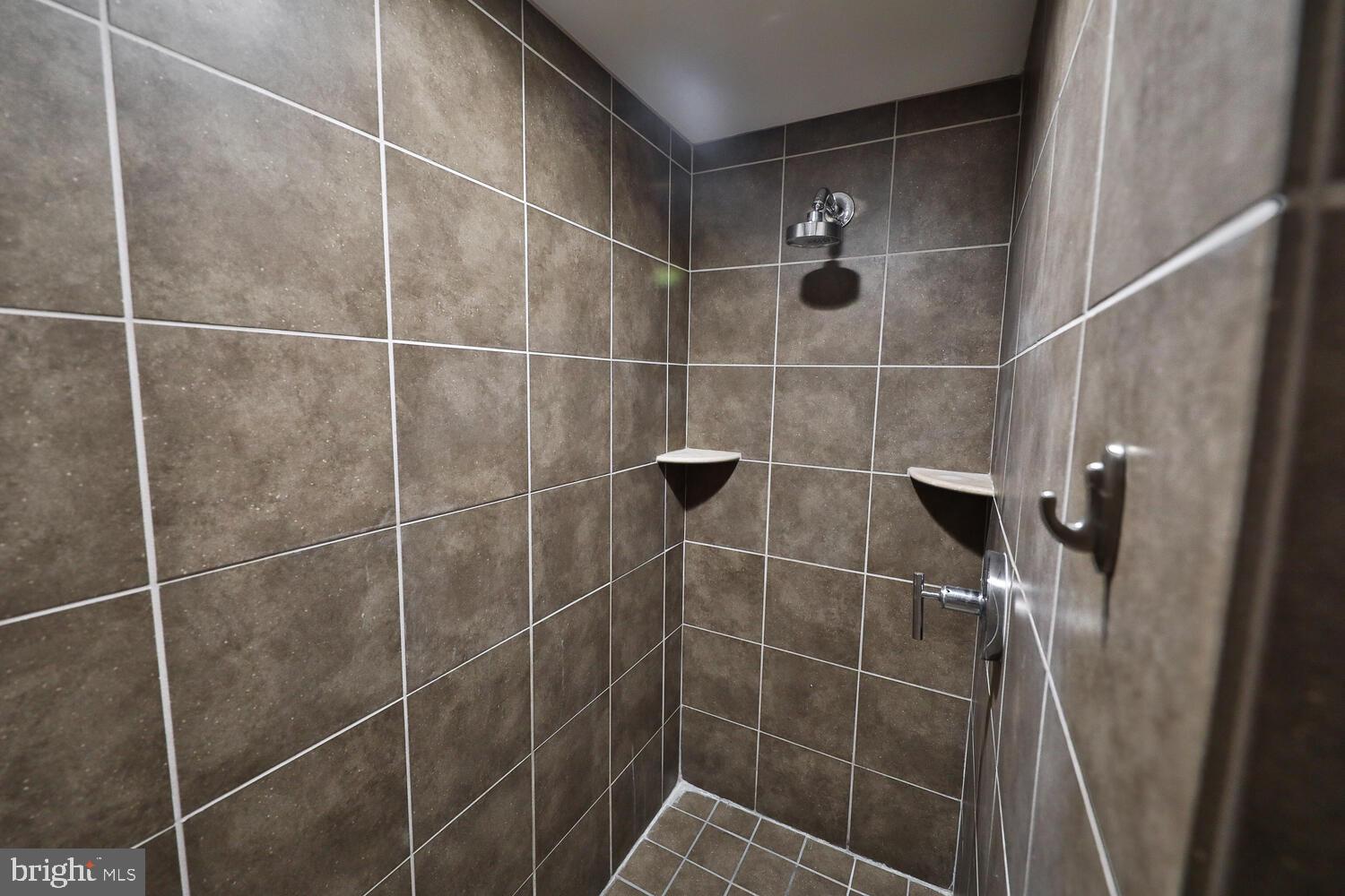 AVENUE OF THE ARTS - Residential Lease