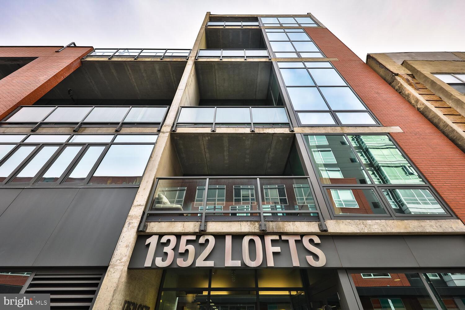 AVENUE OF THE ARTS - Residential Lease