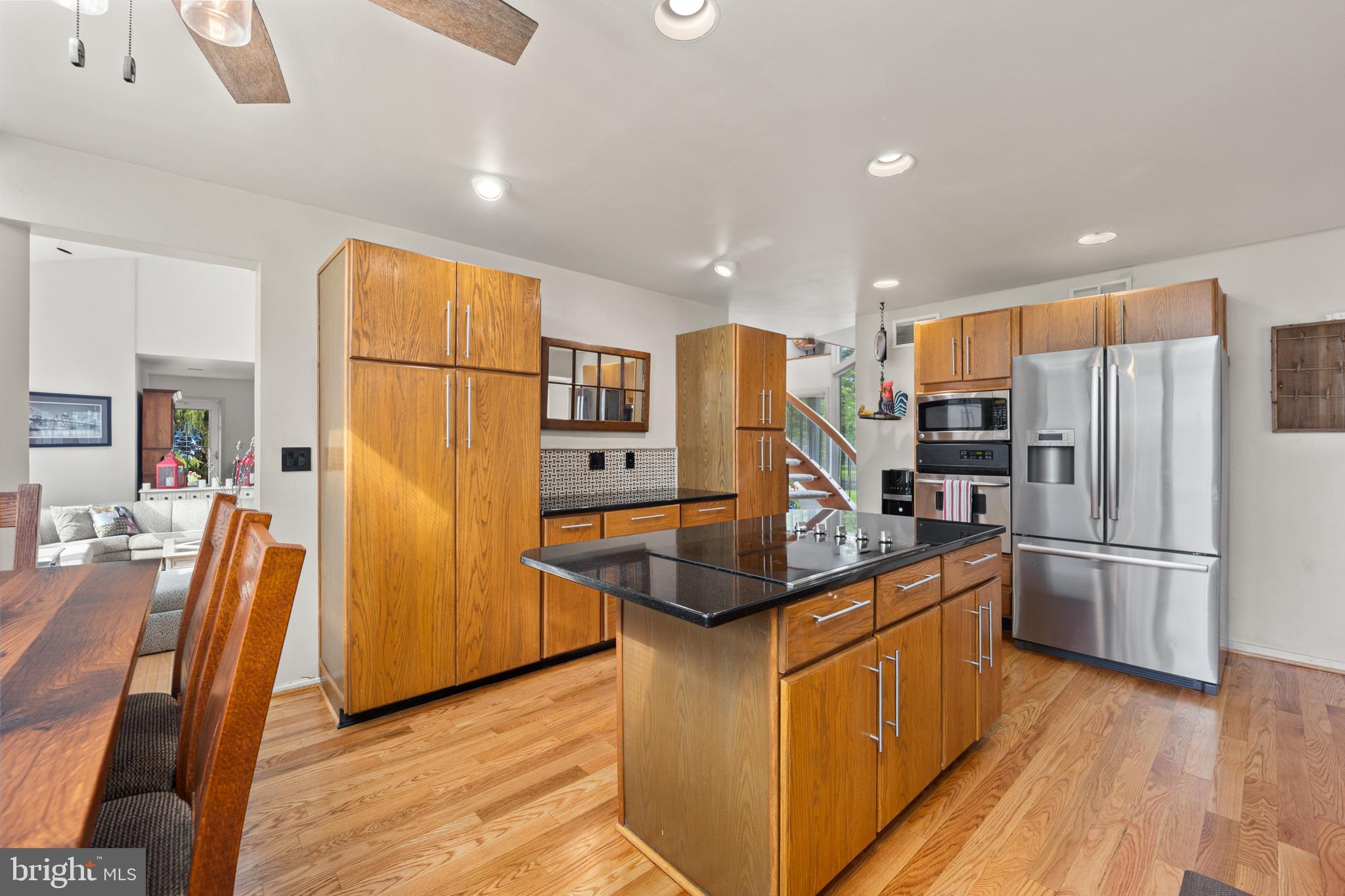 DARK HOLLOW - Residential