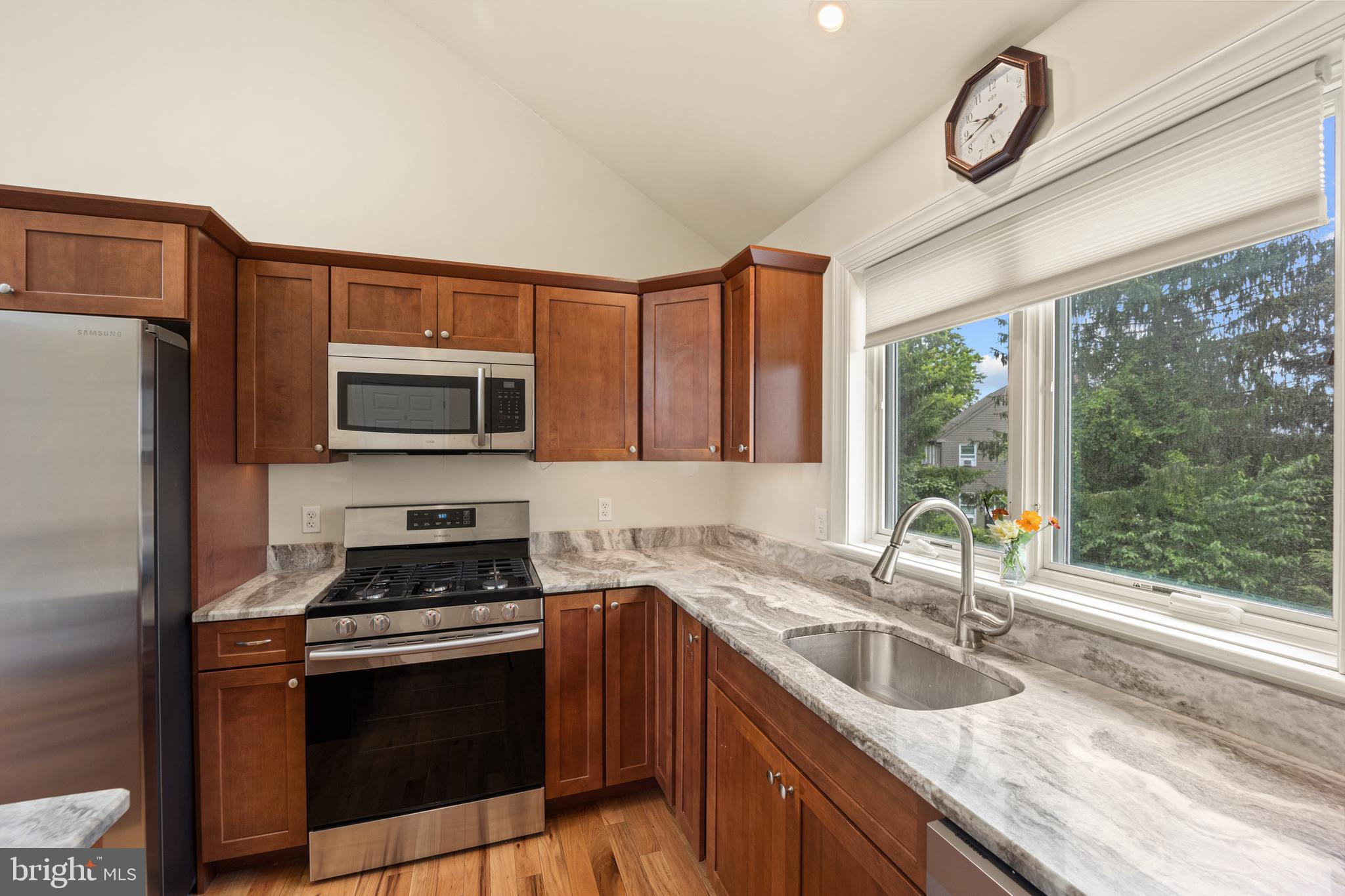 DARK HOLLOW - Residential