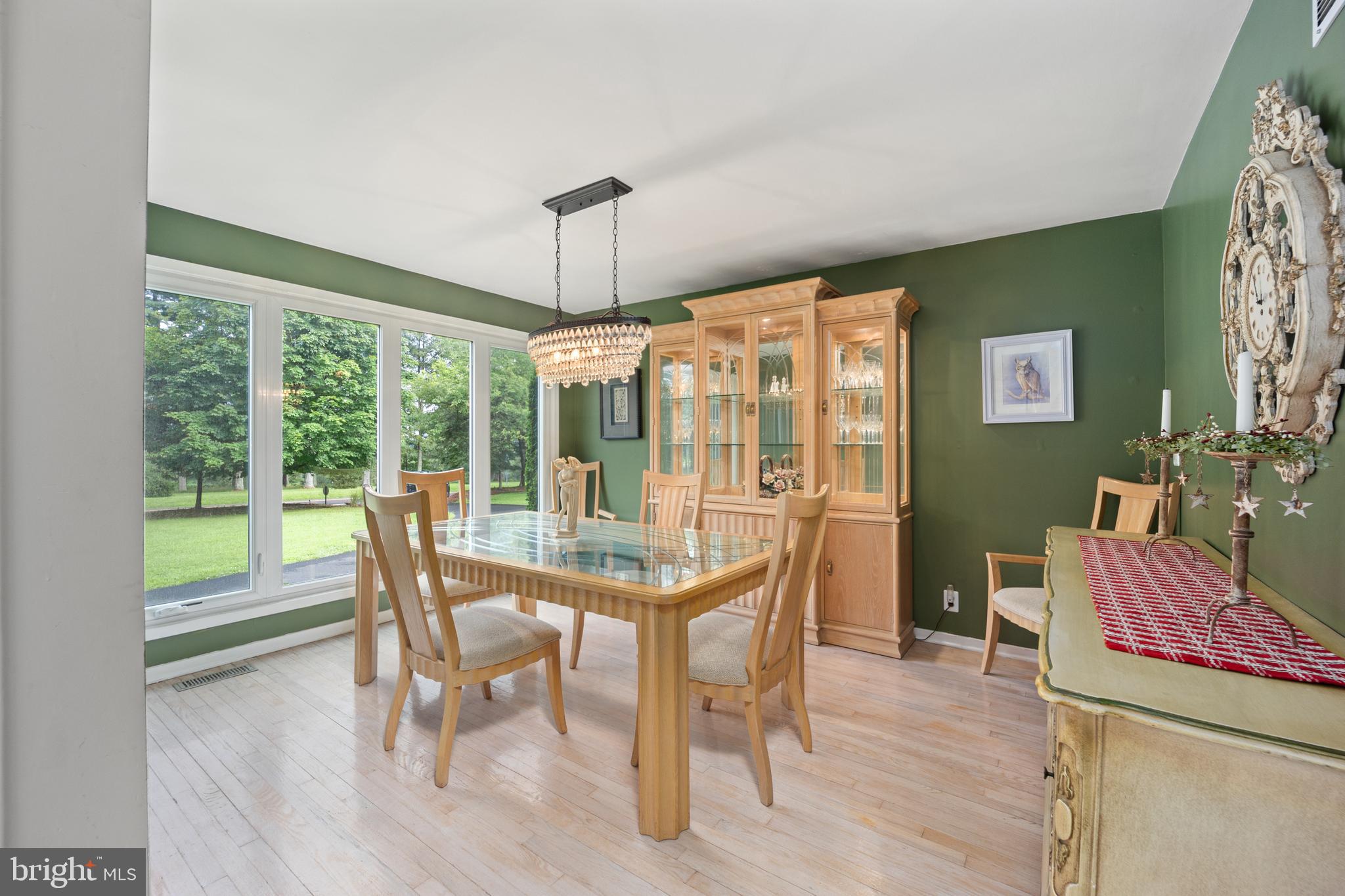 DARK HOLLOW - Residential