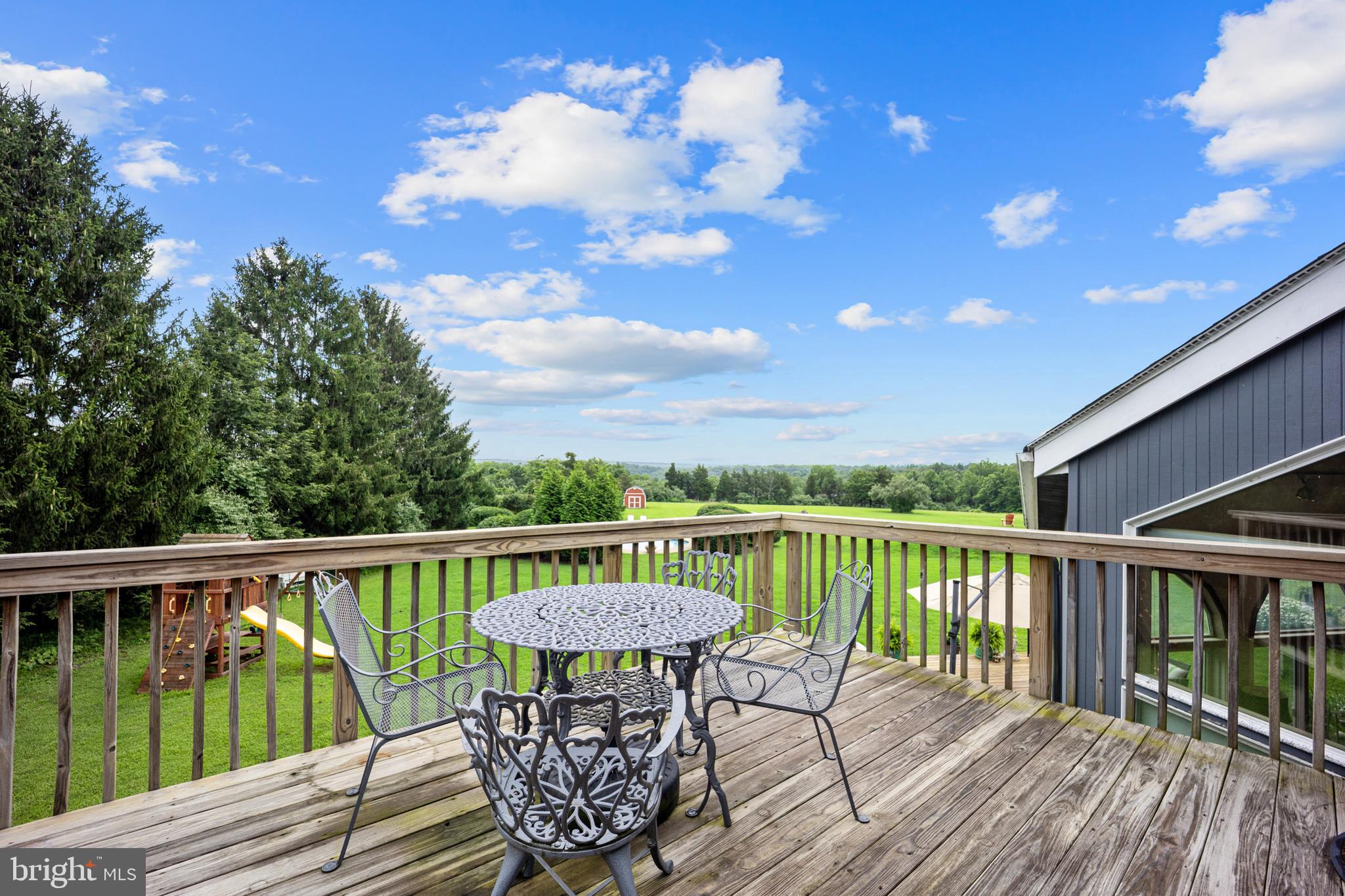 DARK HOLLOW - Residential