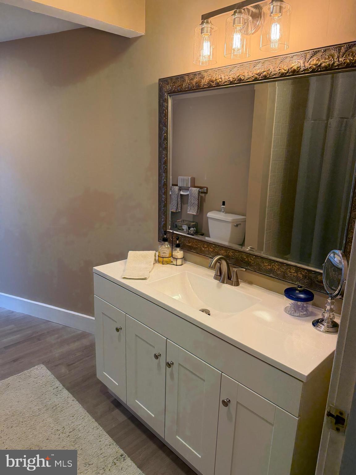 DARK HOLLOW - Residential