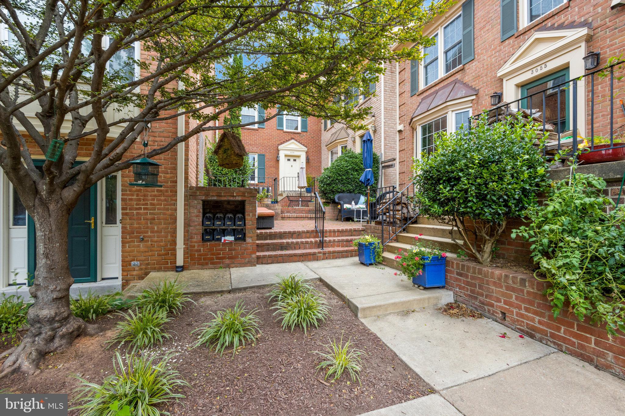 3053 MEETING STREET